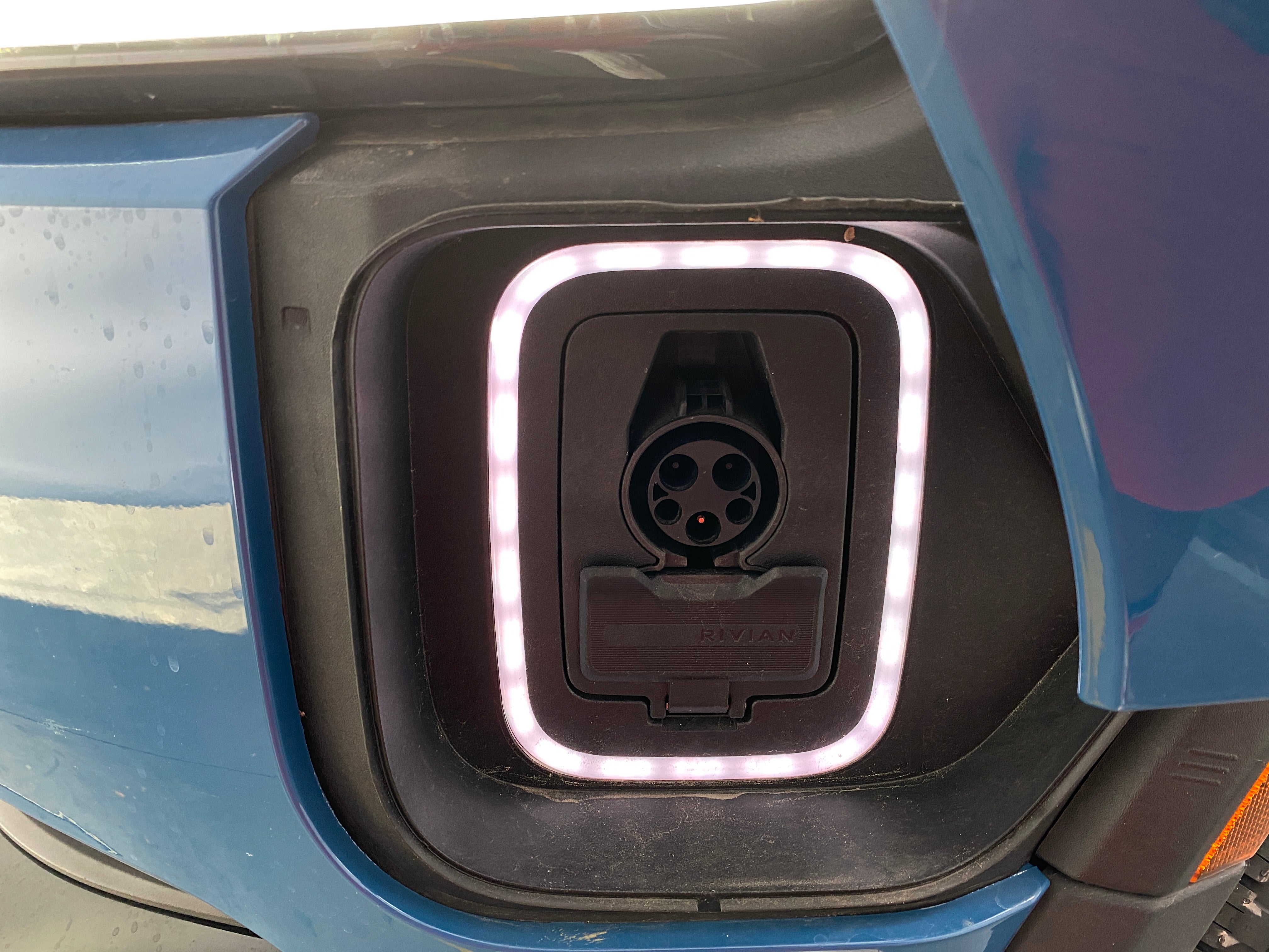 Used 2023 Rivian R1S Adventure with VIN 7PDSGABA4PN023576 for sale in Oak Creek, WI