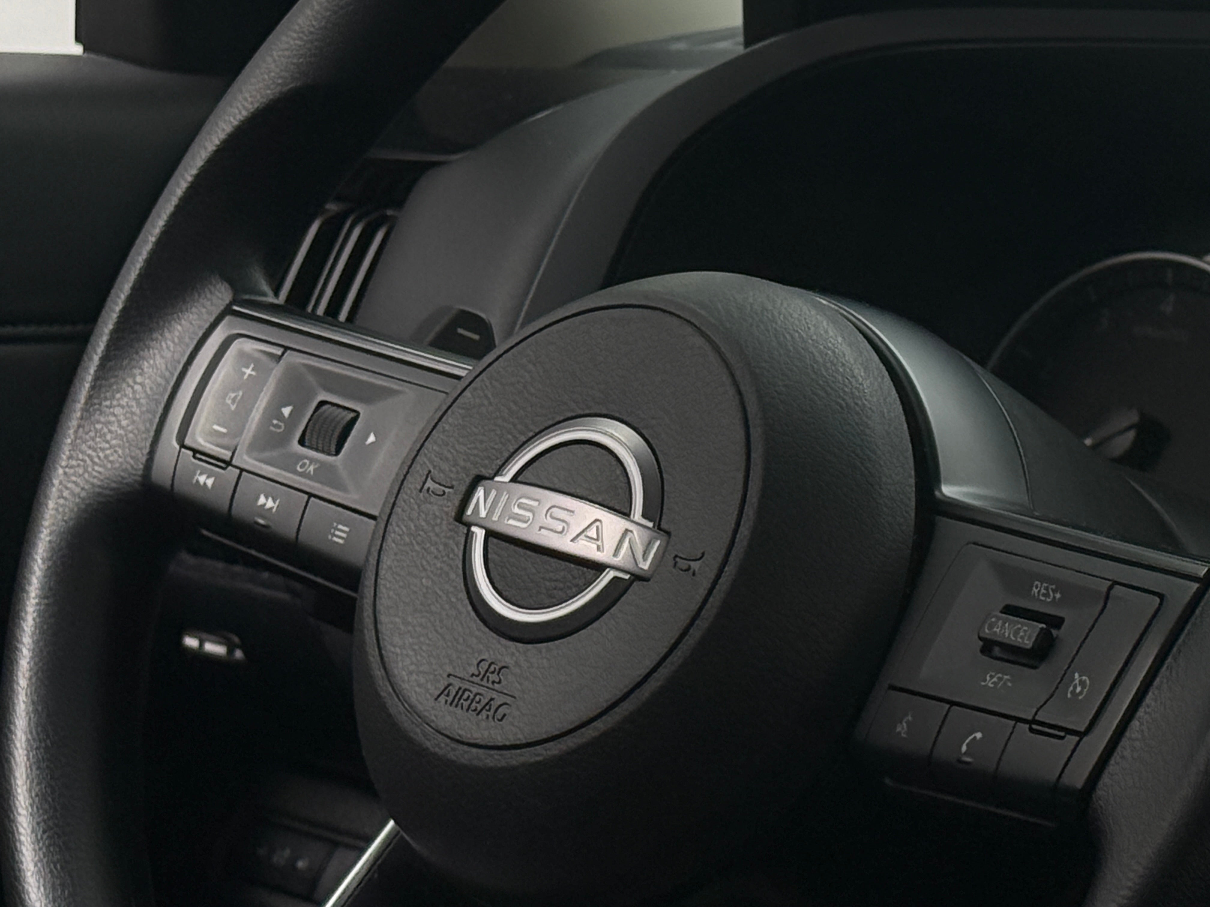 2024 Nissan Pathfinder S 5