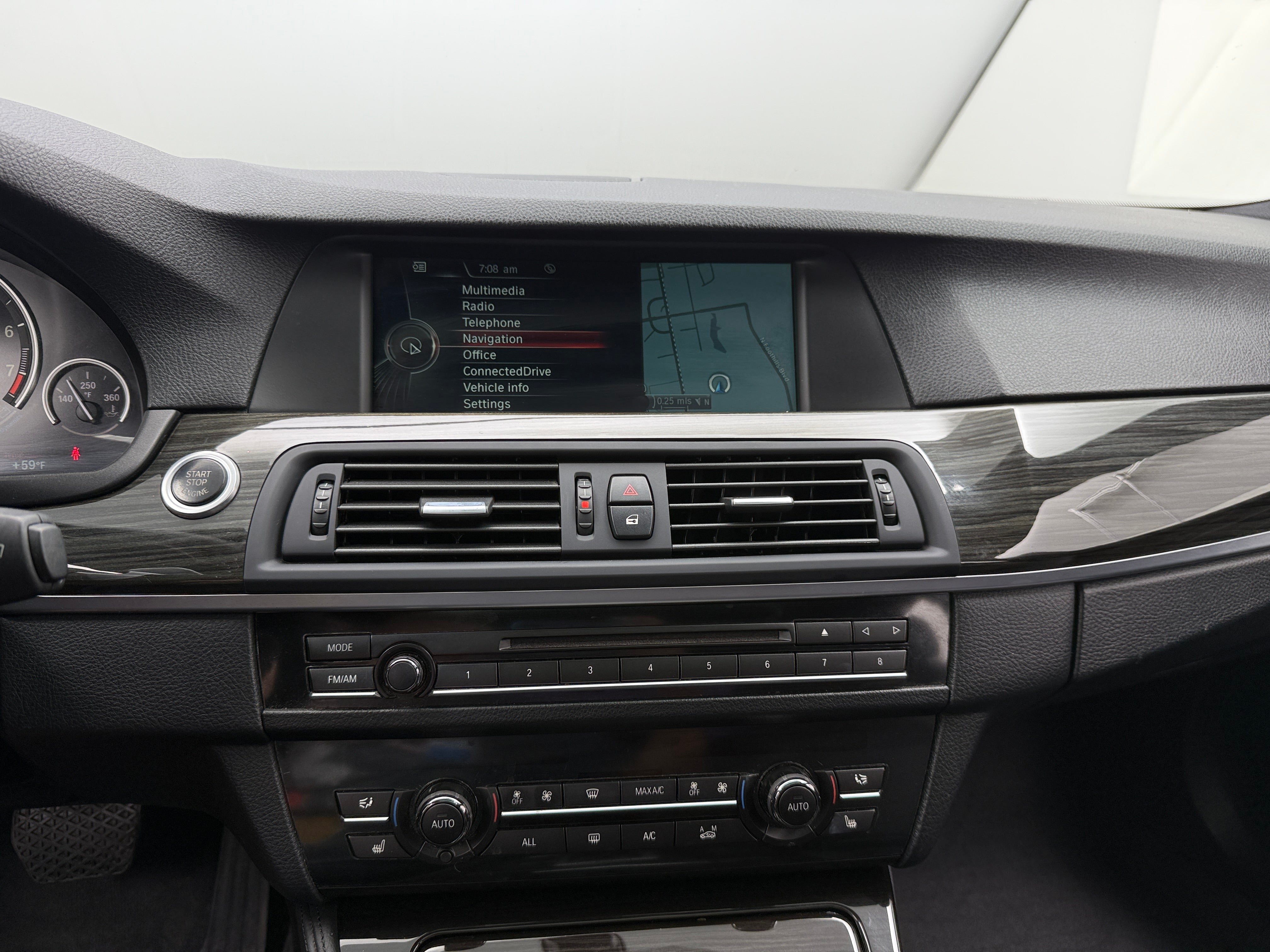 2013 BMW 5 Series 550i xDrive 3