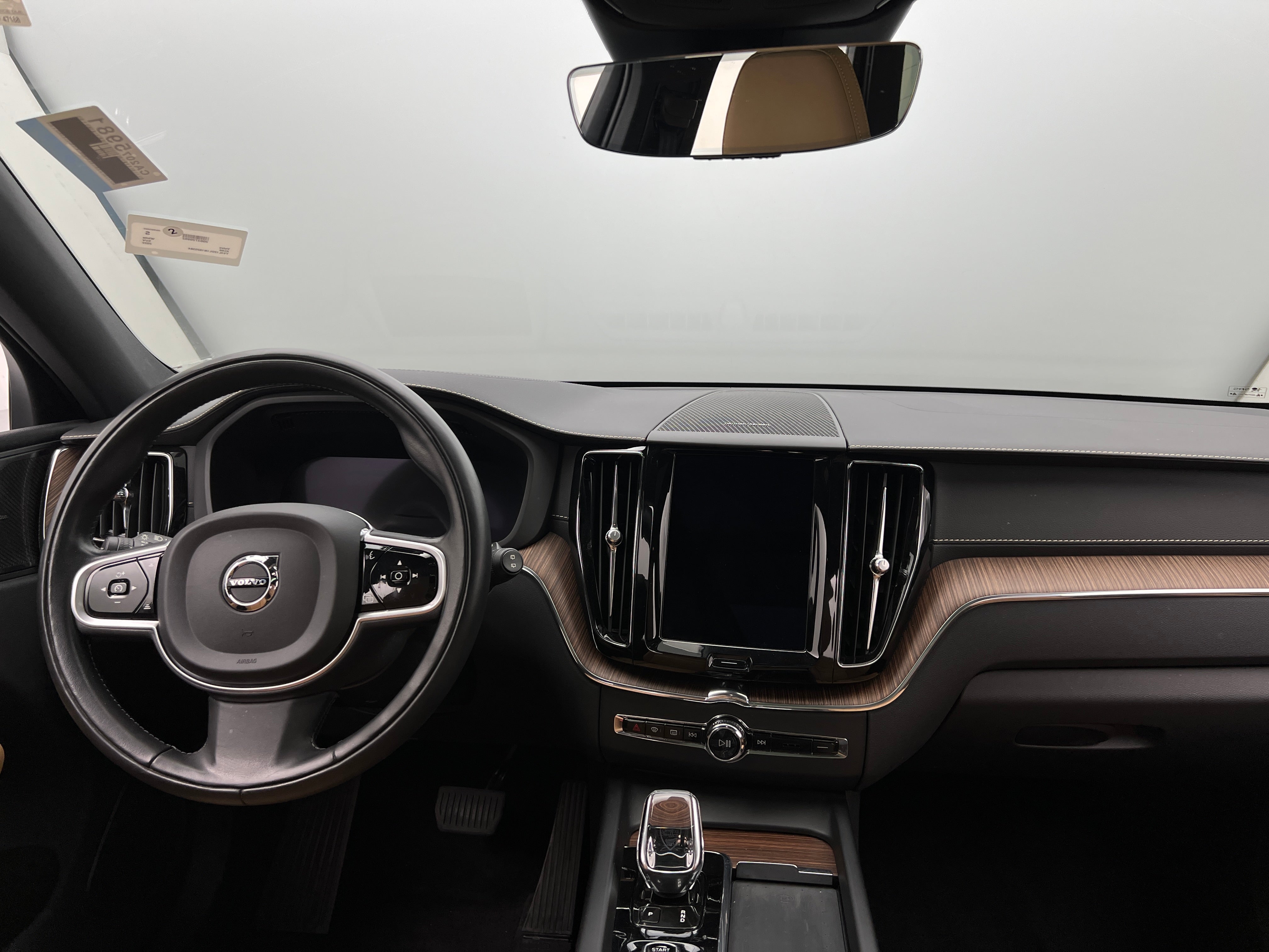 2022 Volvo XC60 B5 Inscription 2