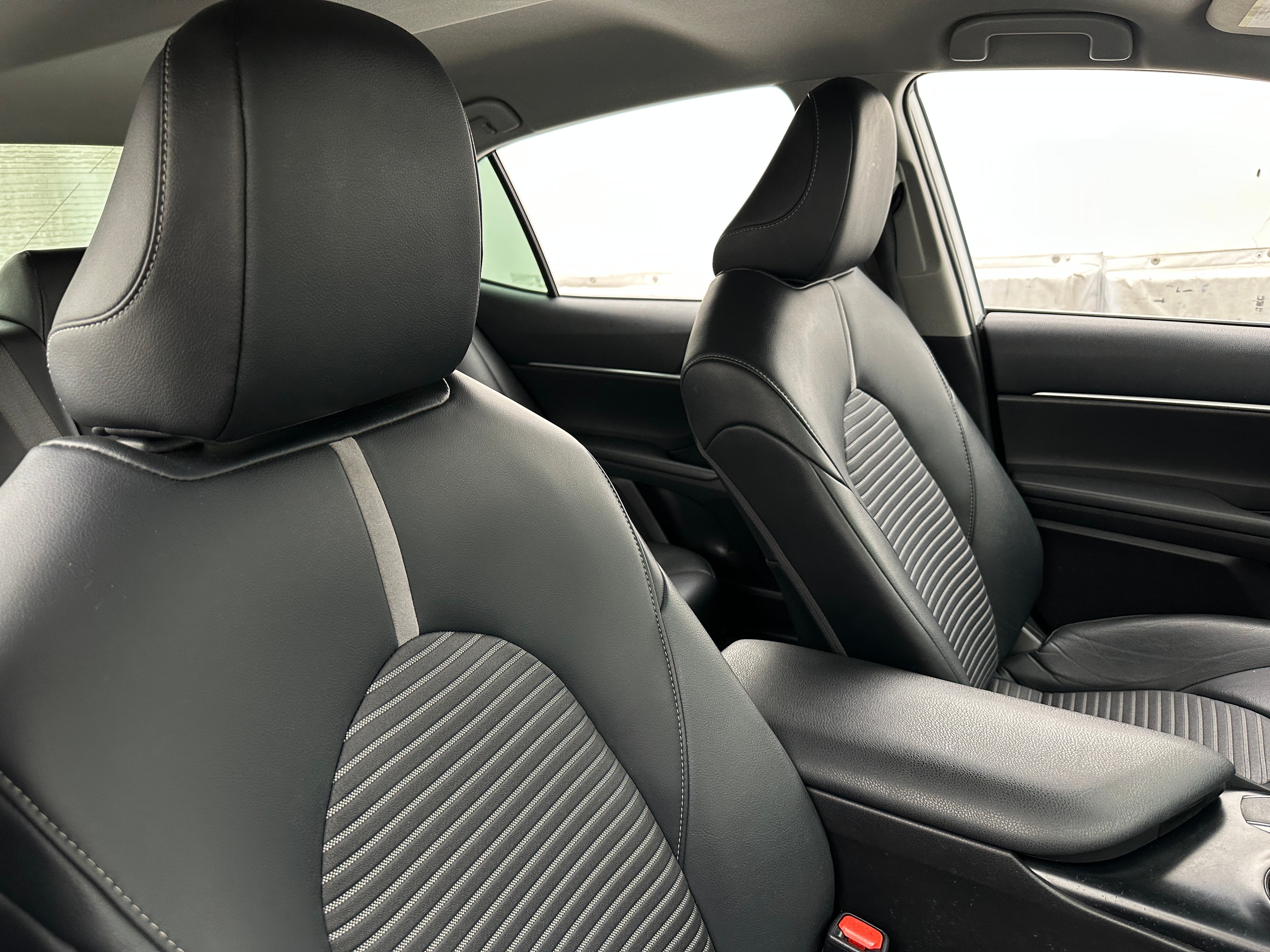 2020 Toyota Camry SE 2