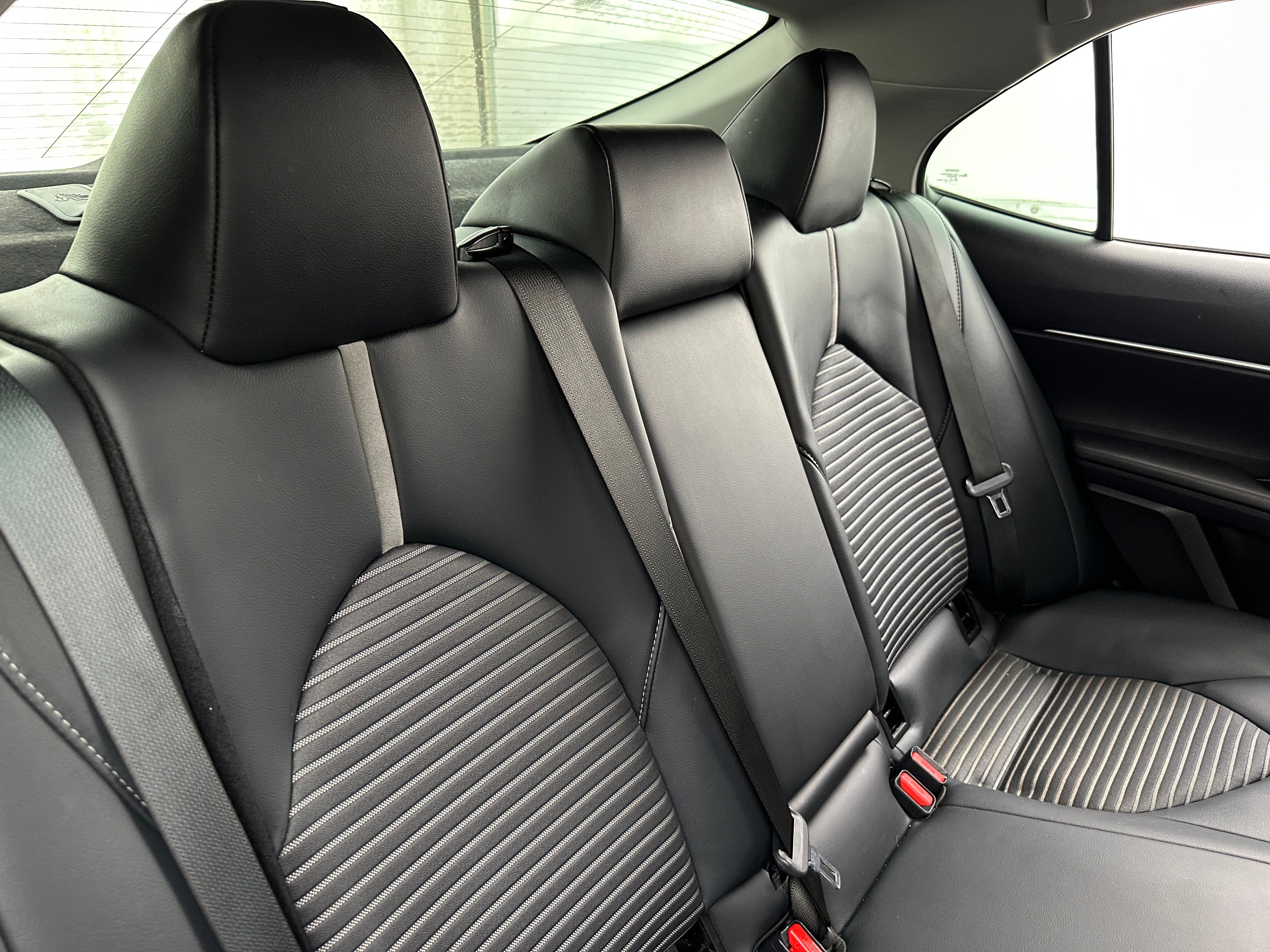 2020 Toyota Camry SE 6