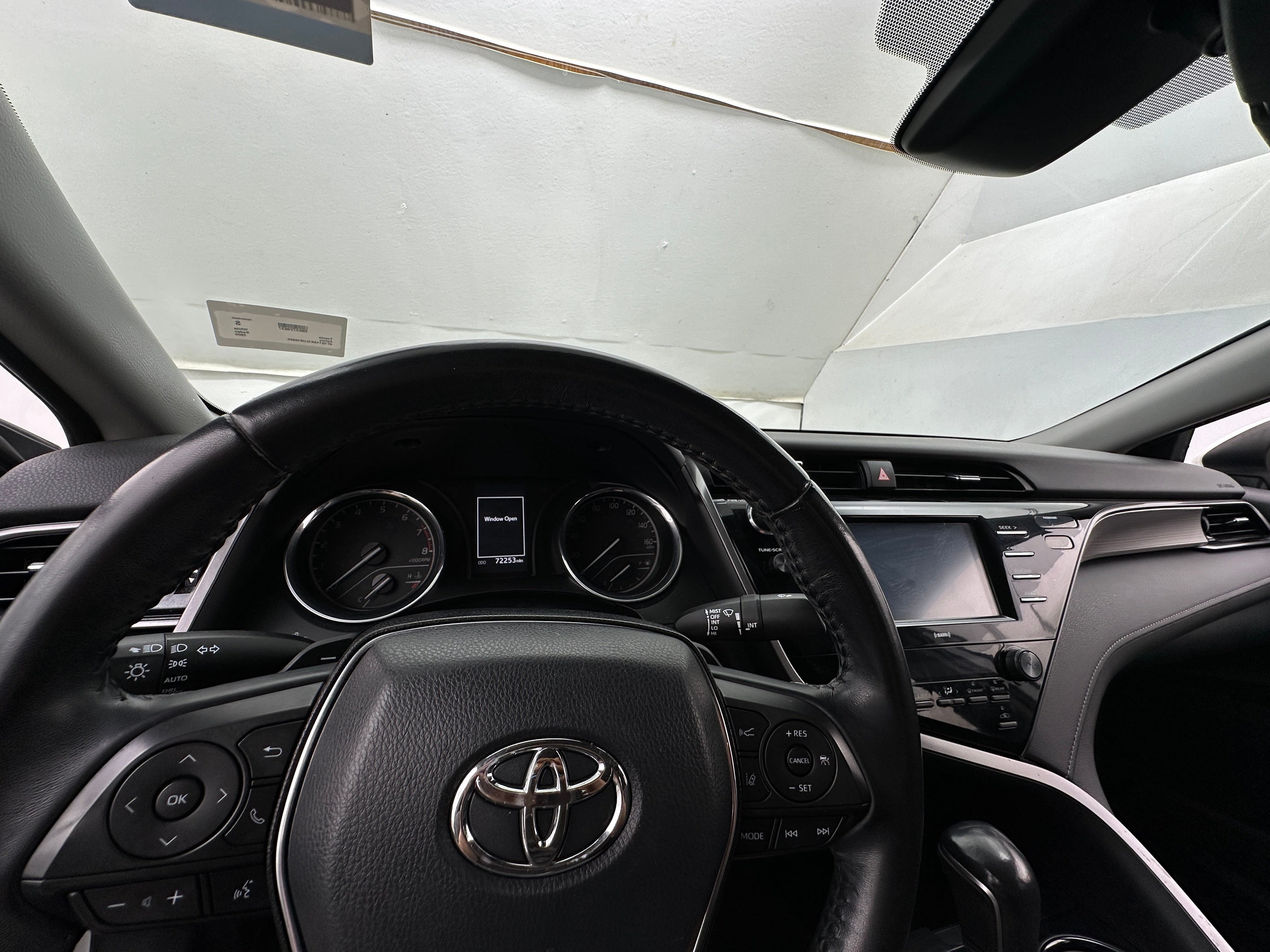 2020 Toyota Camry SE 3