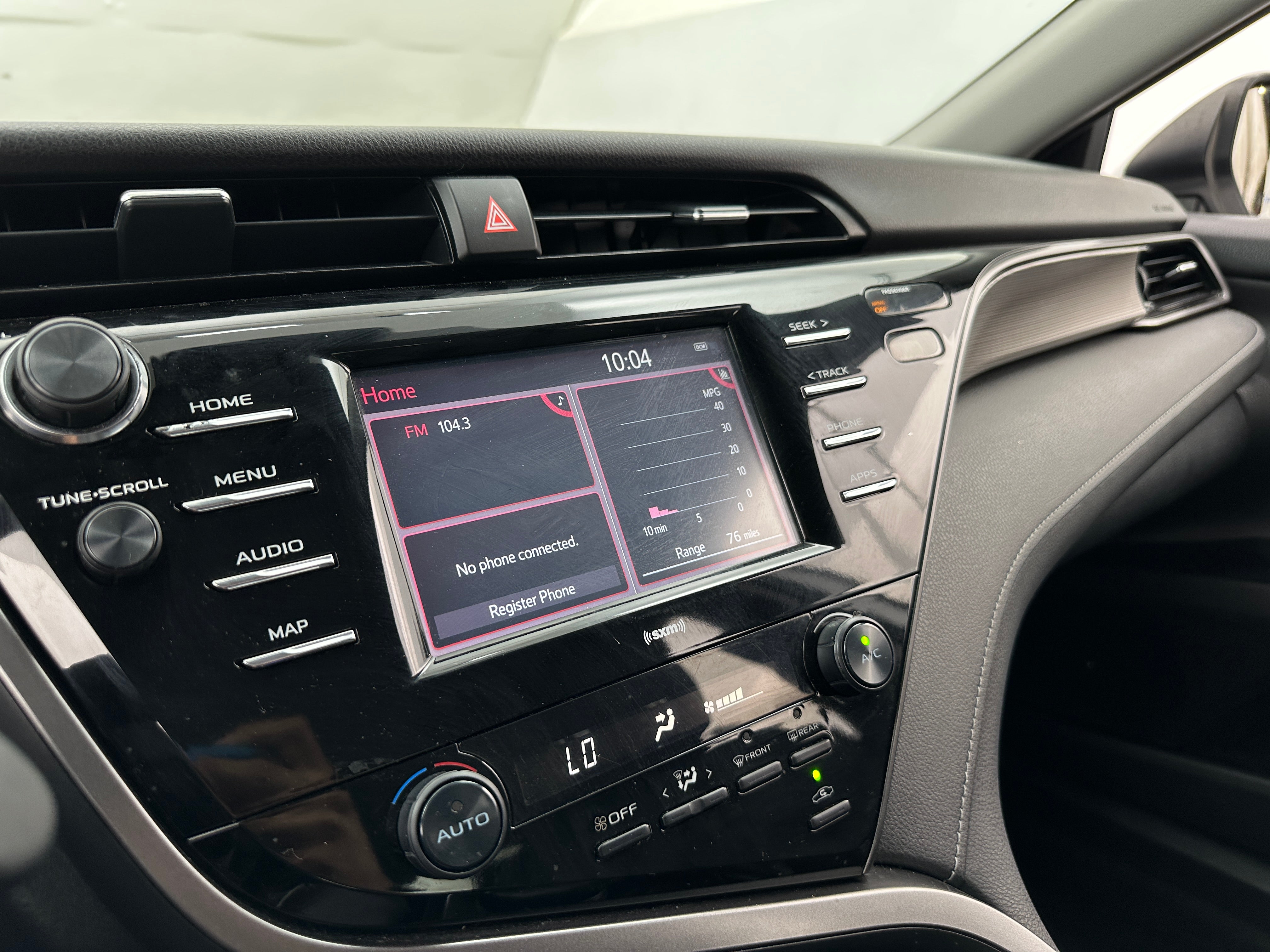 2020 Toyota Camry SE 4