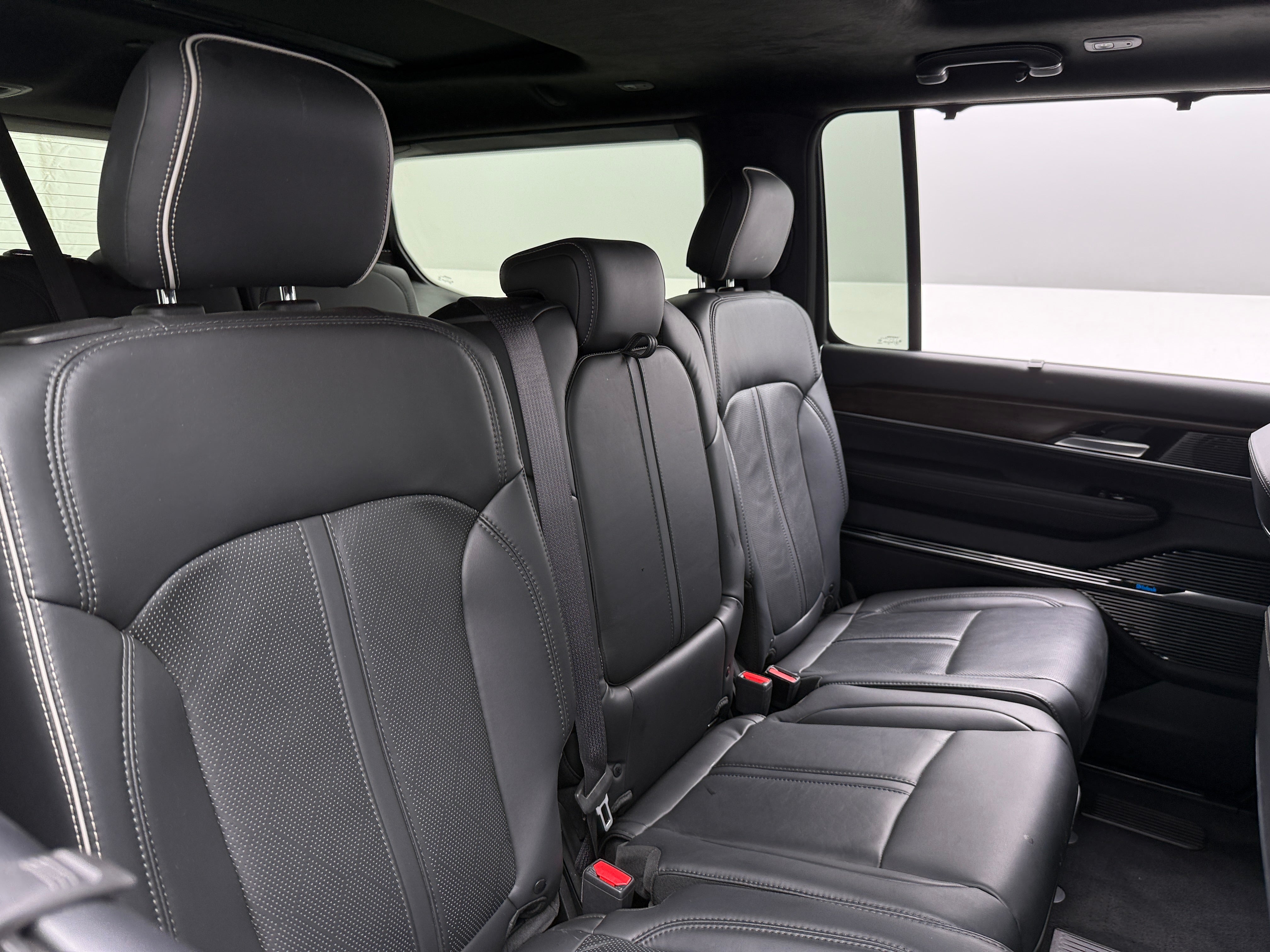 2023 Jeep Grand Wagoneer Series II 5