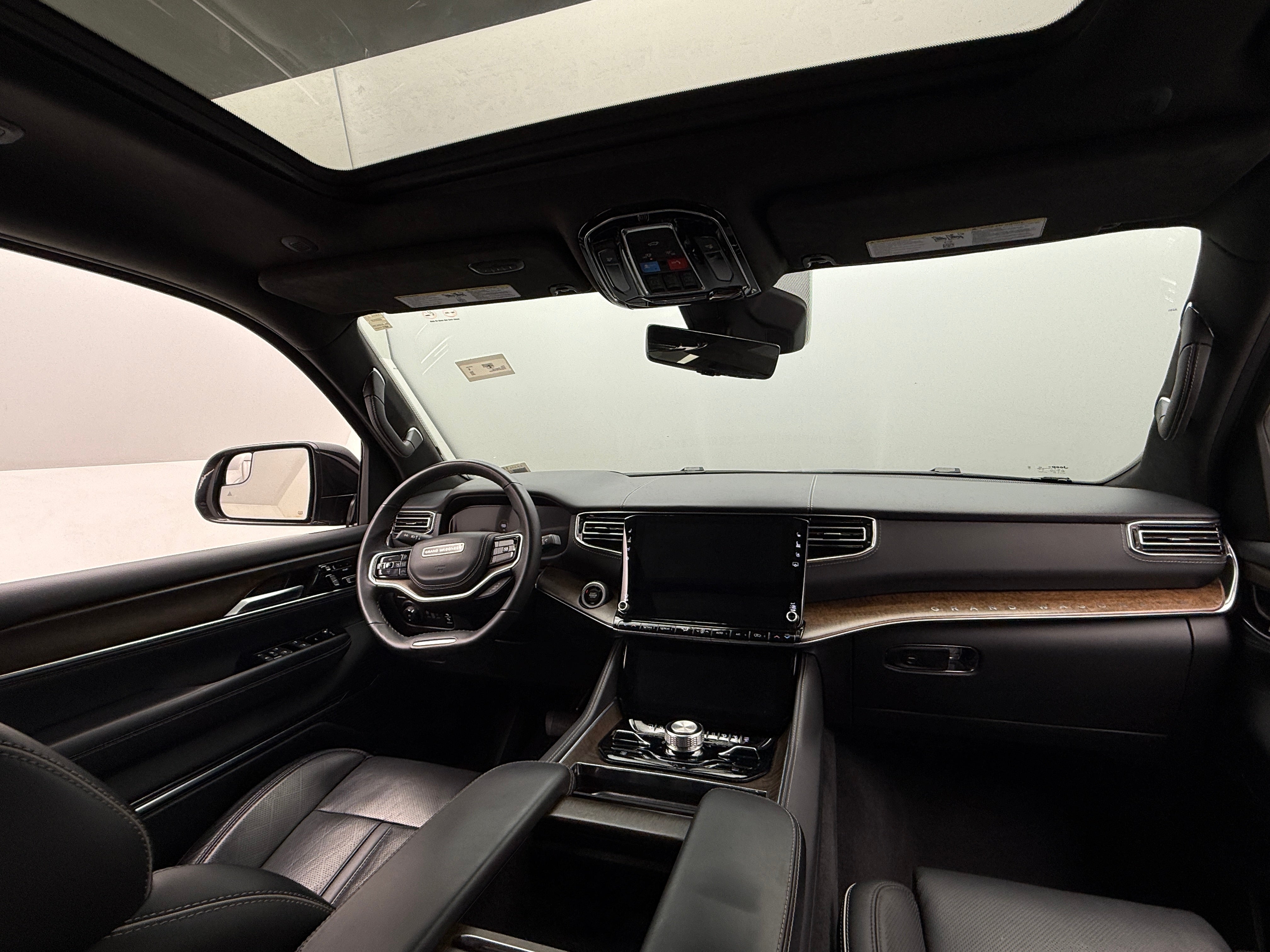 2023 Jeep Grand Wagoneer Series II 2