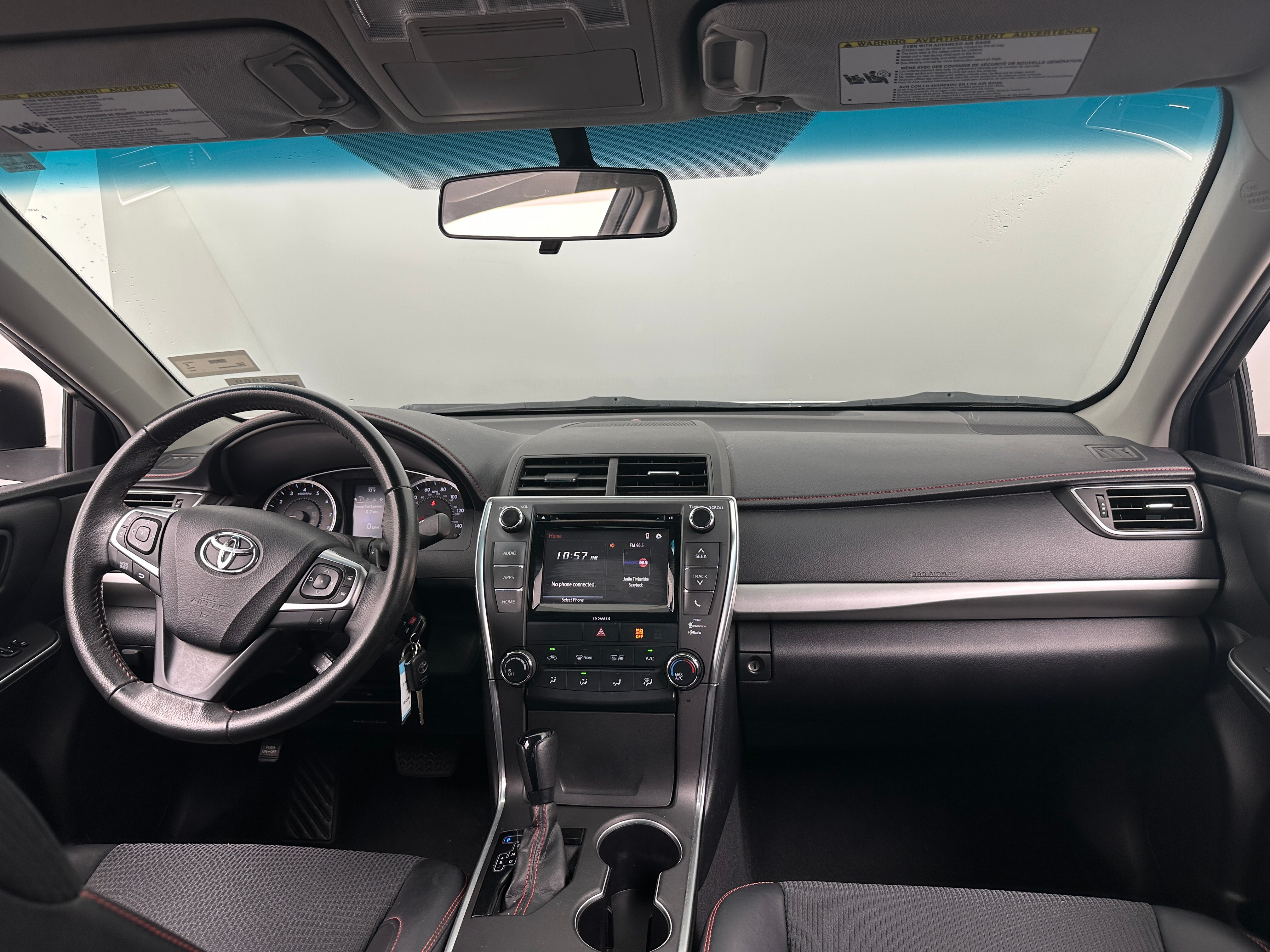 2017 Toyota Camry SE 2