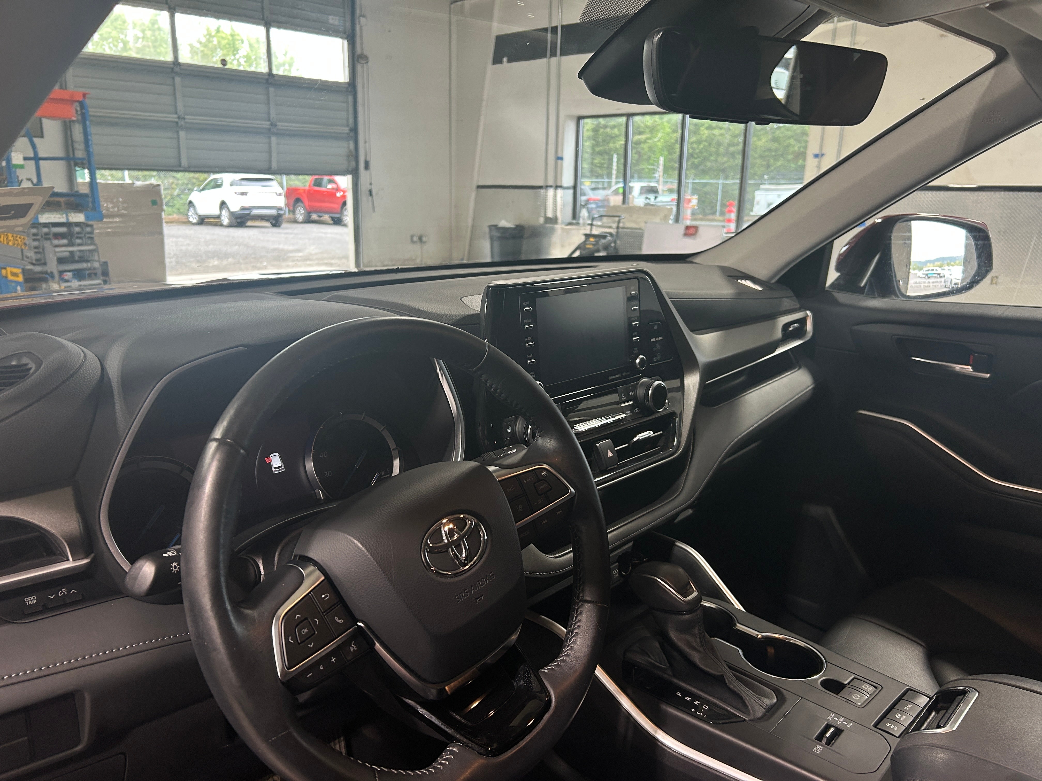 2021 Toyota Highlander XLE 2