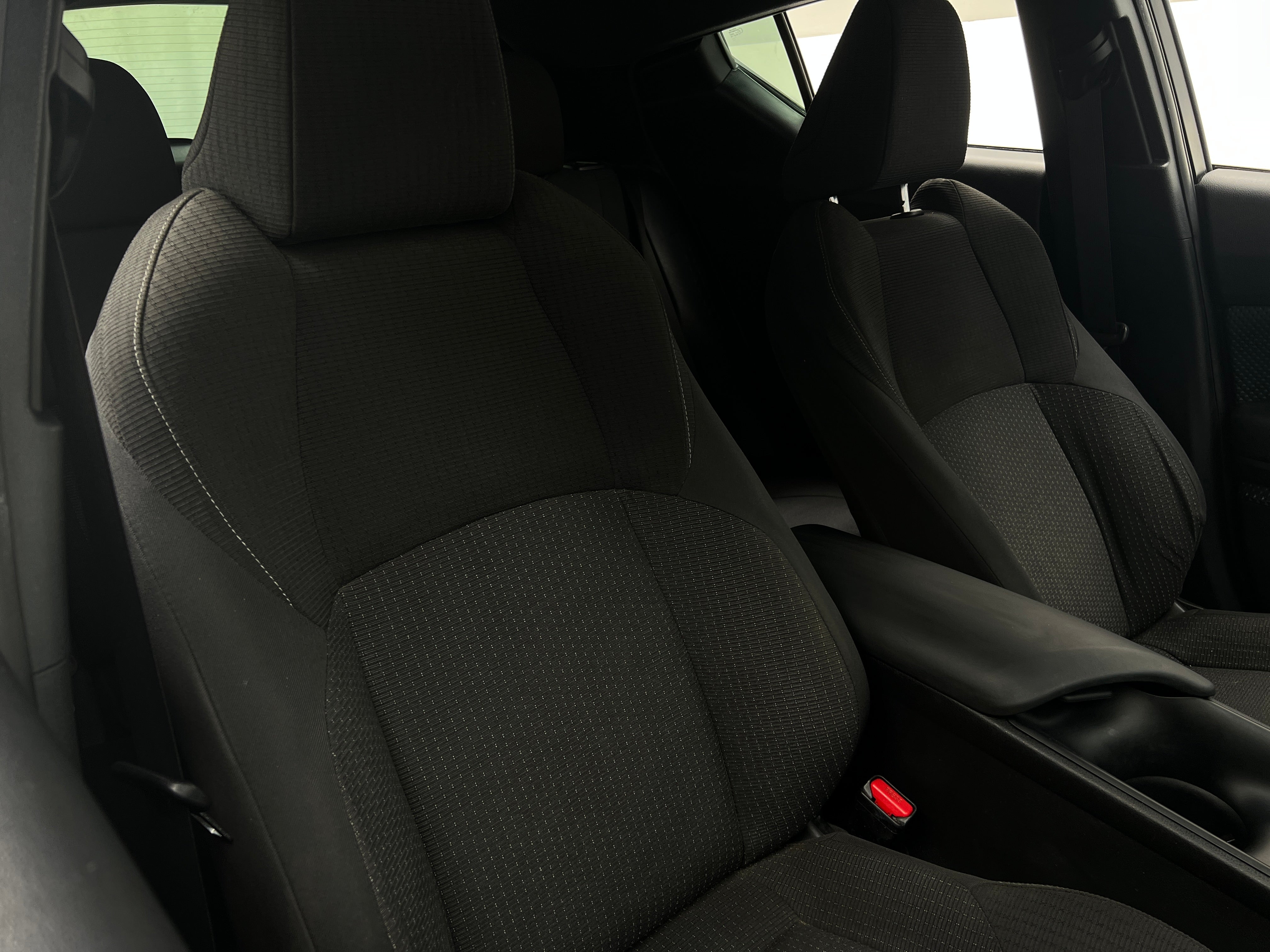 2018 Toyota C-HR XLE 2