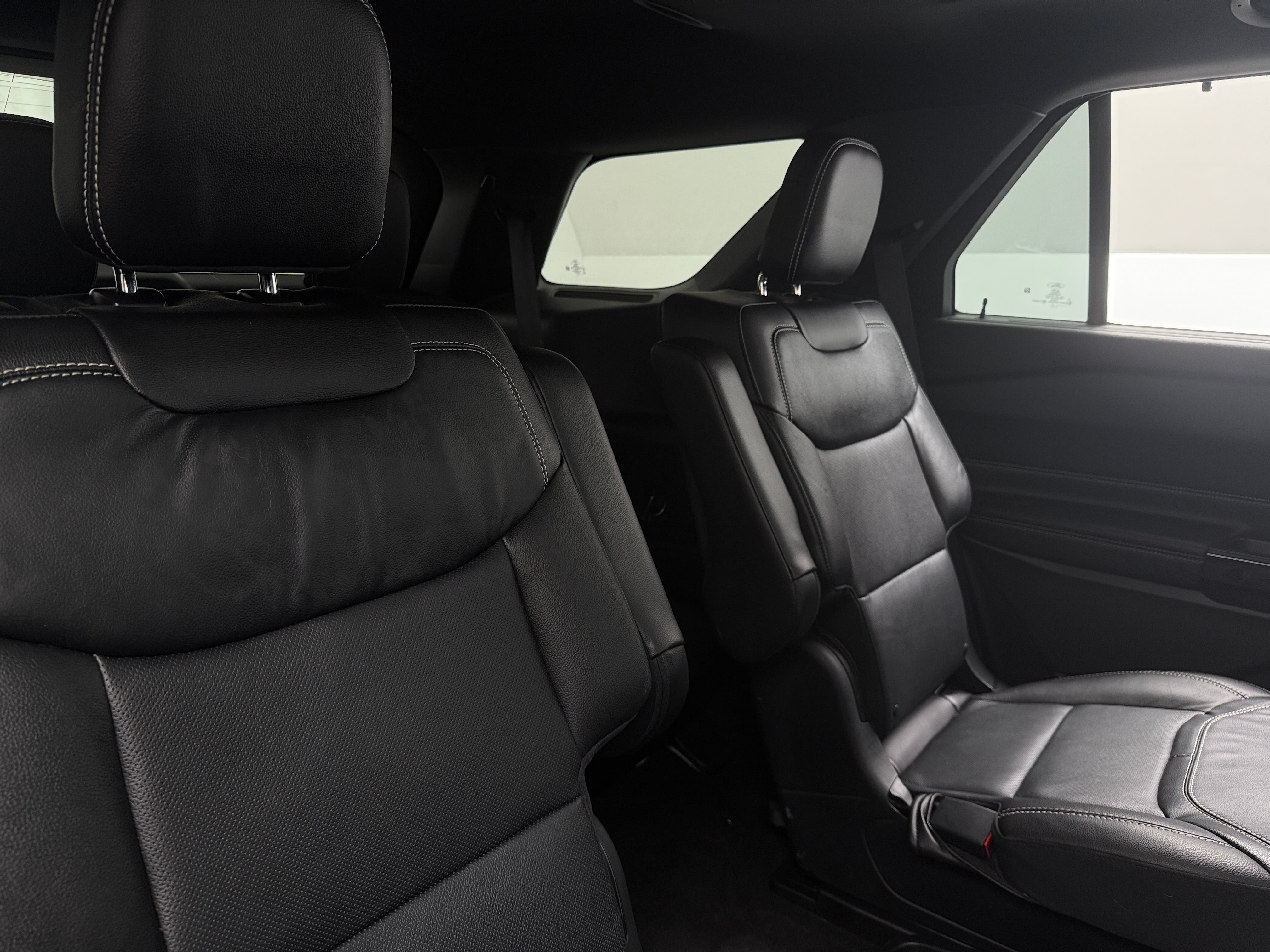 2021 Ford Explorer ST 5