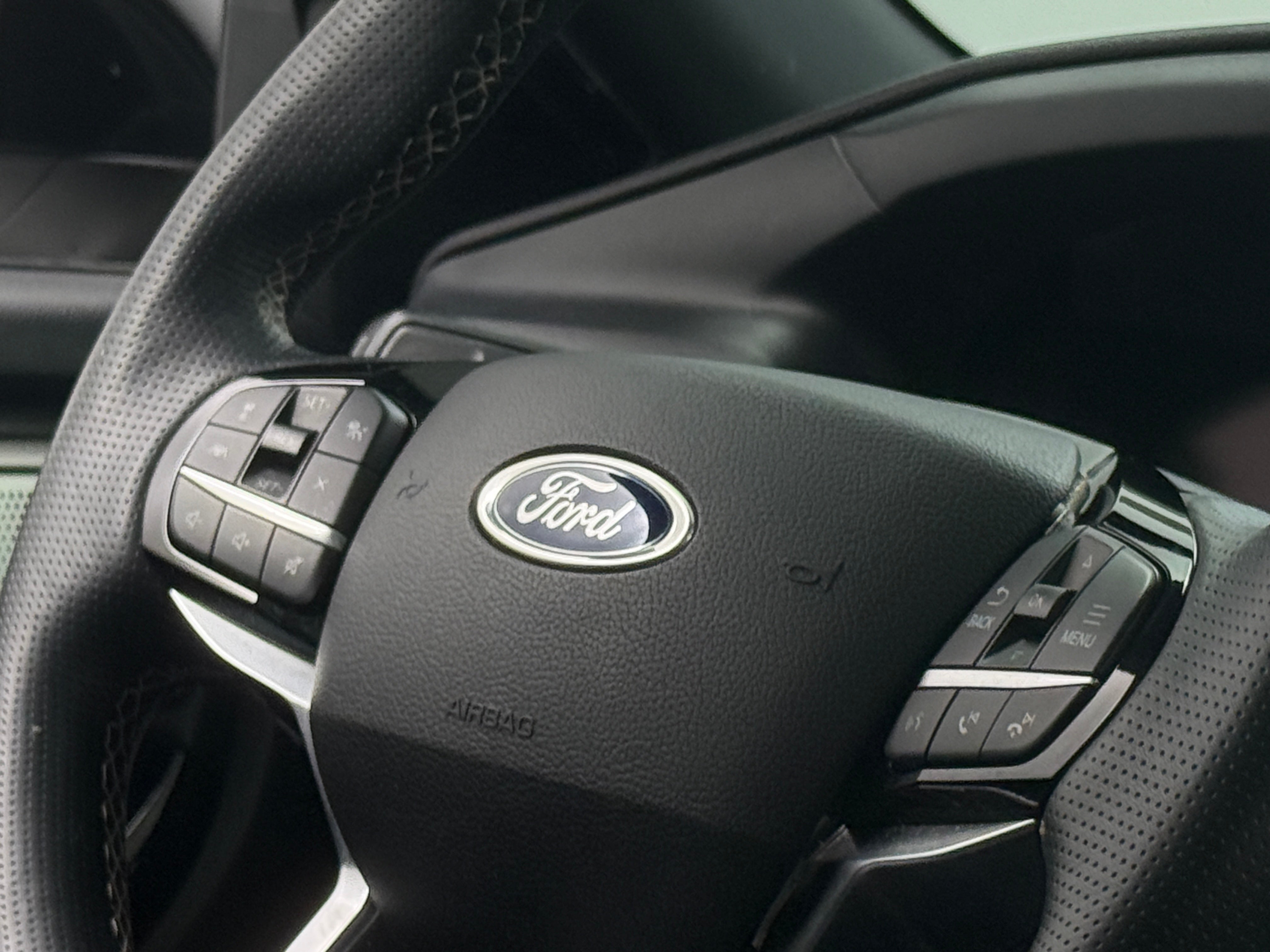 2021 Ford Explorer ST 4
