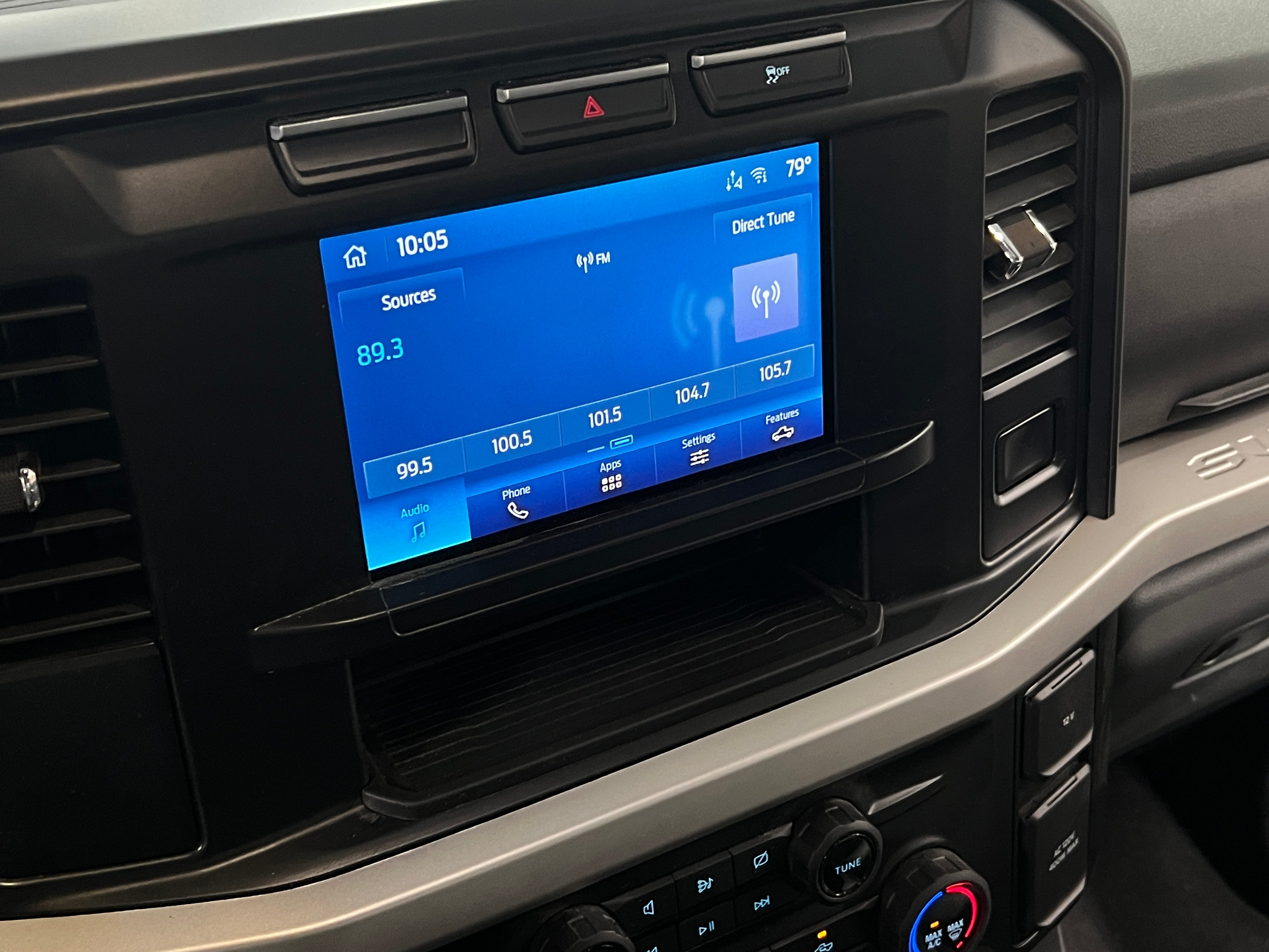 2024 Ford Econoline E-350 4