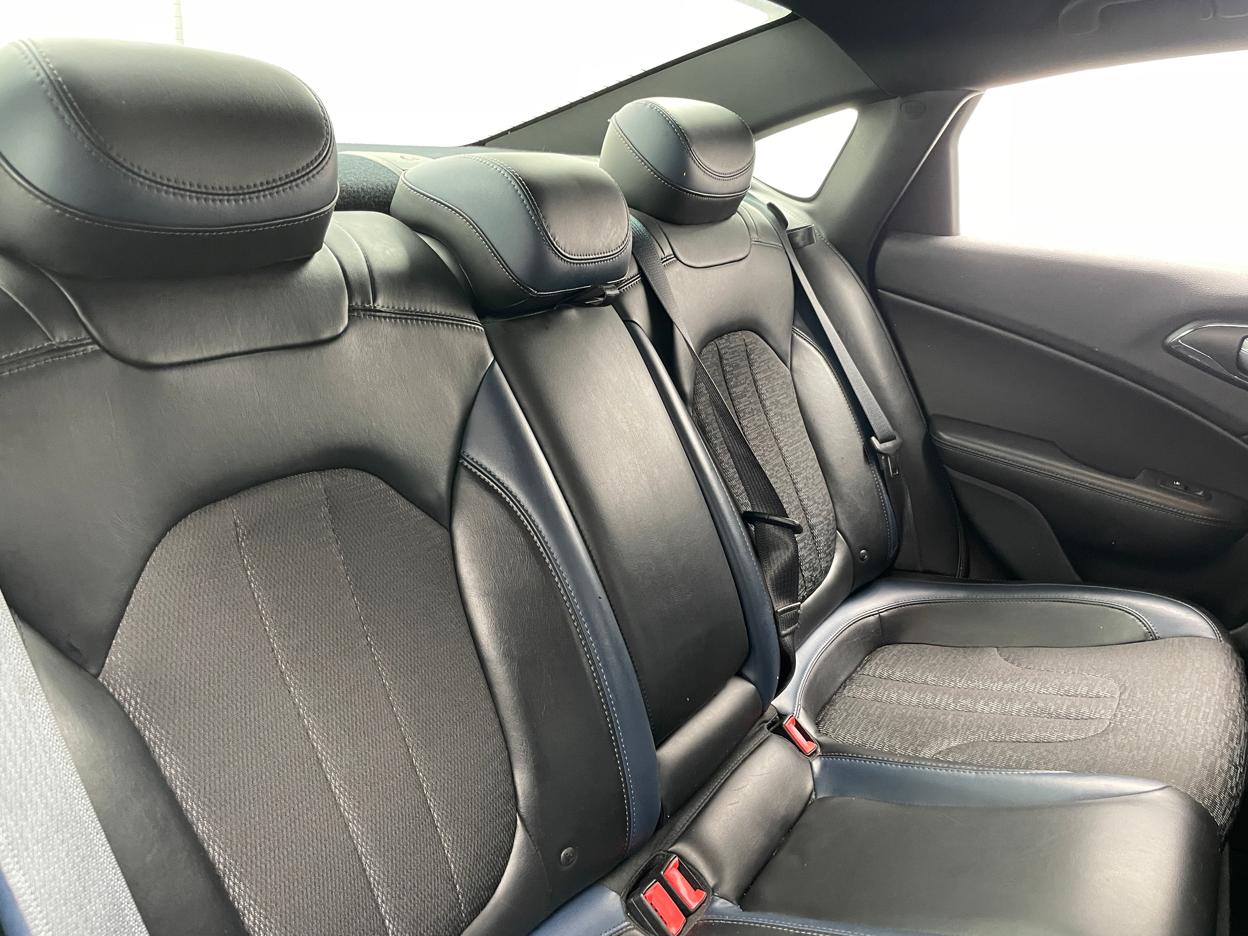 2015 Chrysler 200 S 5