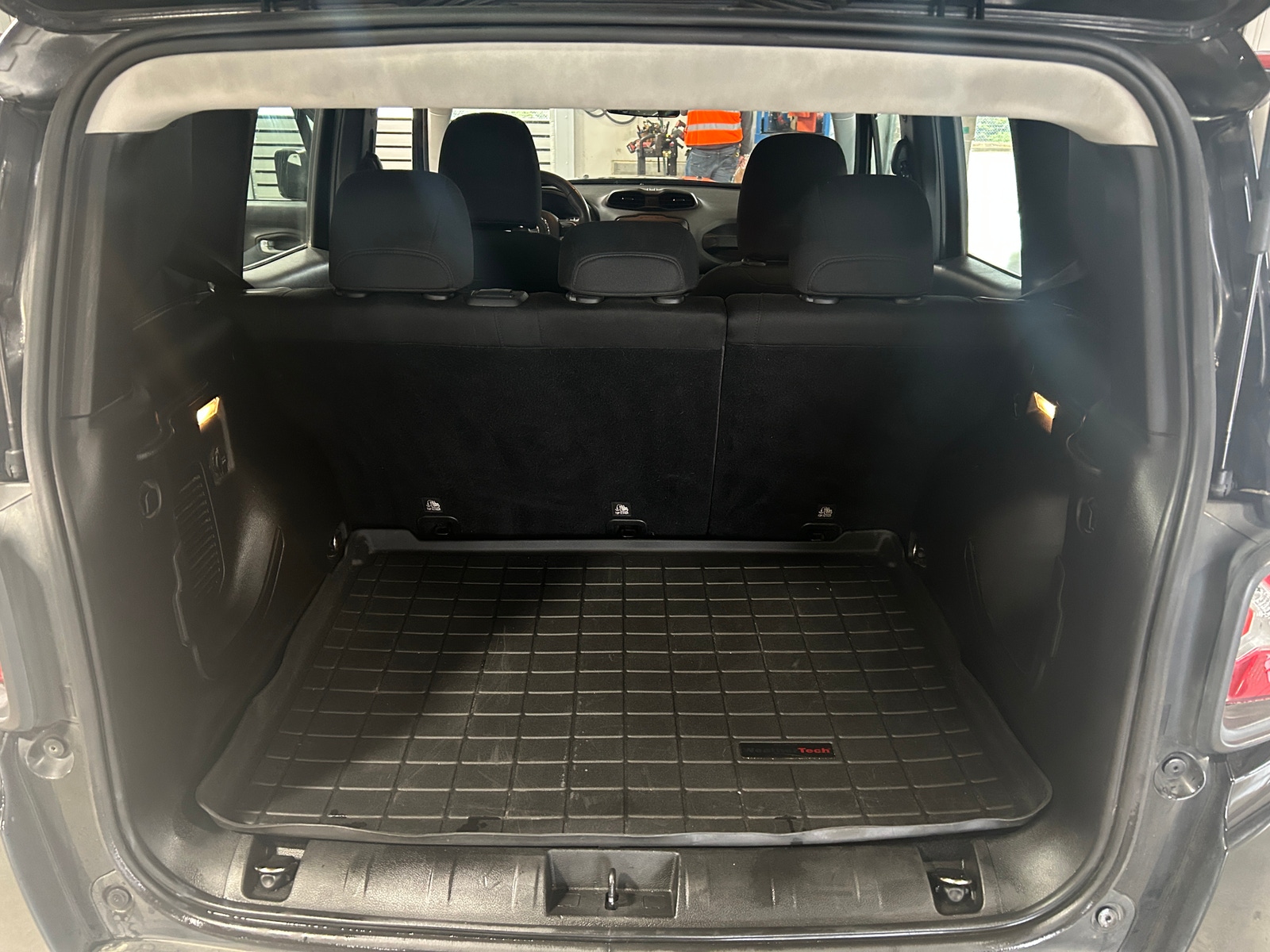 Thumbnail: 2016 Jeep Renegade - 7