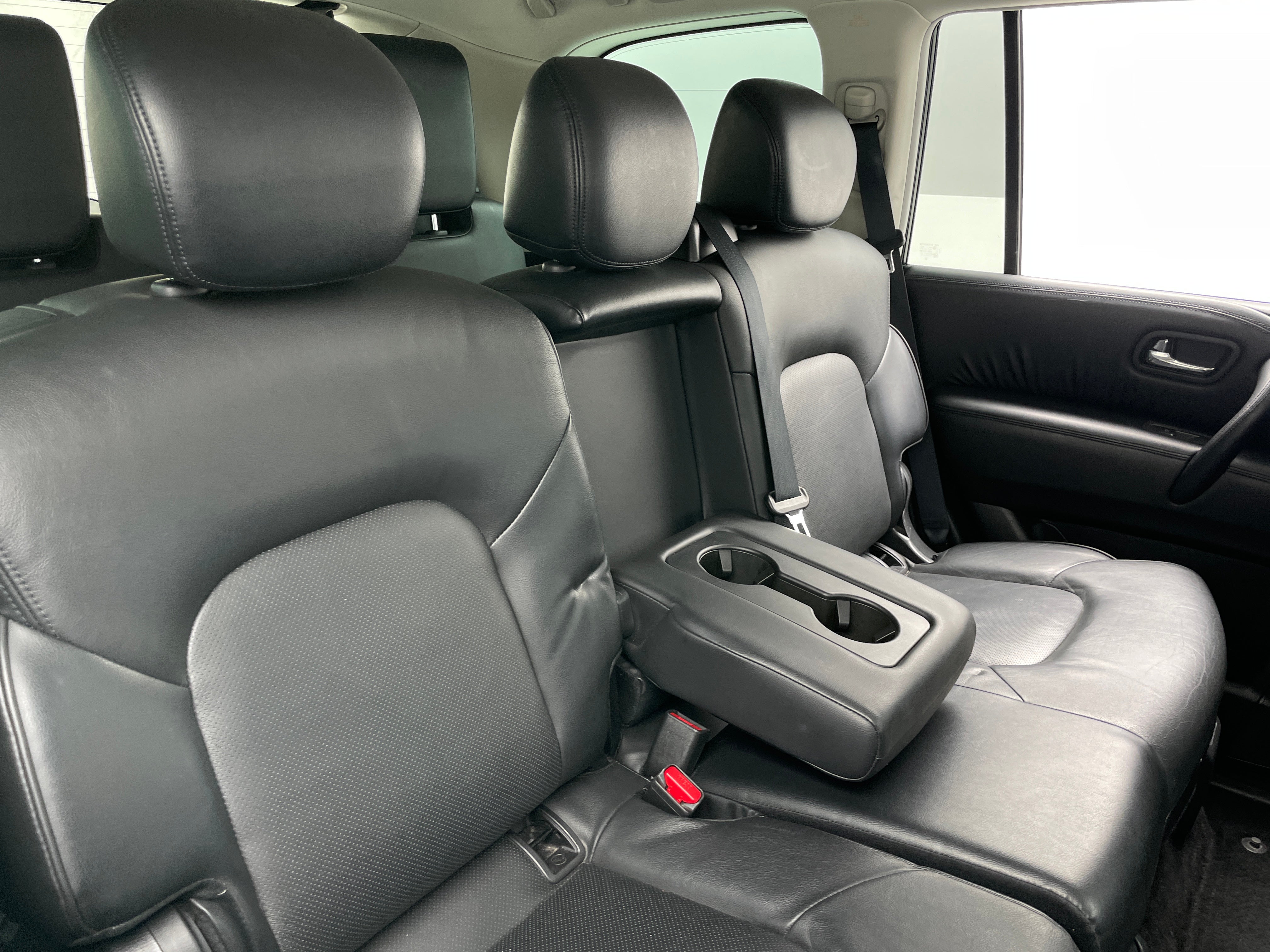 2023 Nissan Armada SL 5