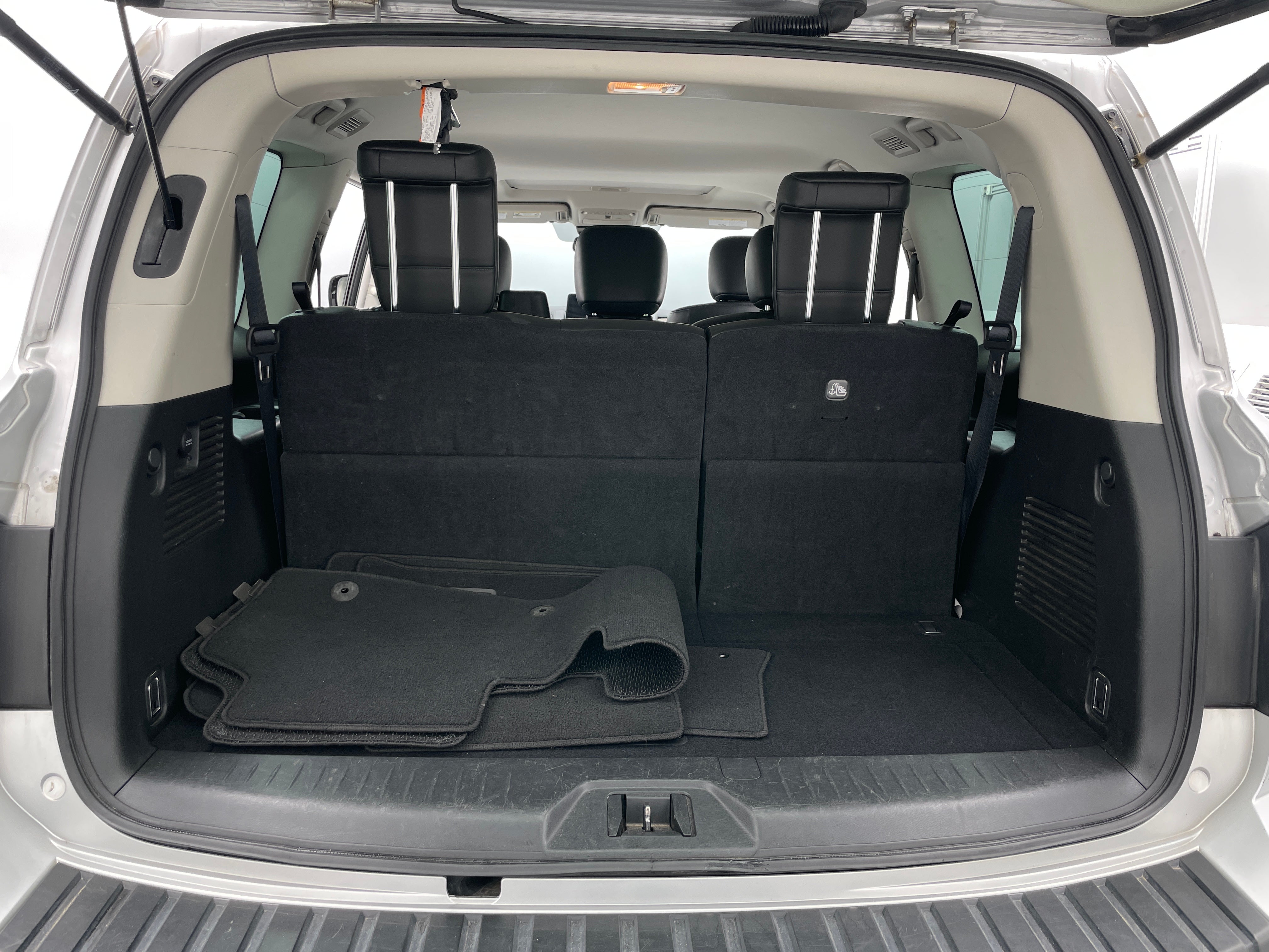 2023 Nissan Armada SL 6