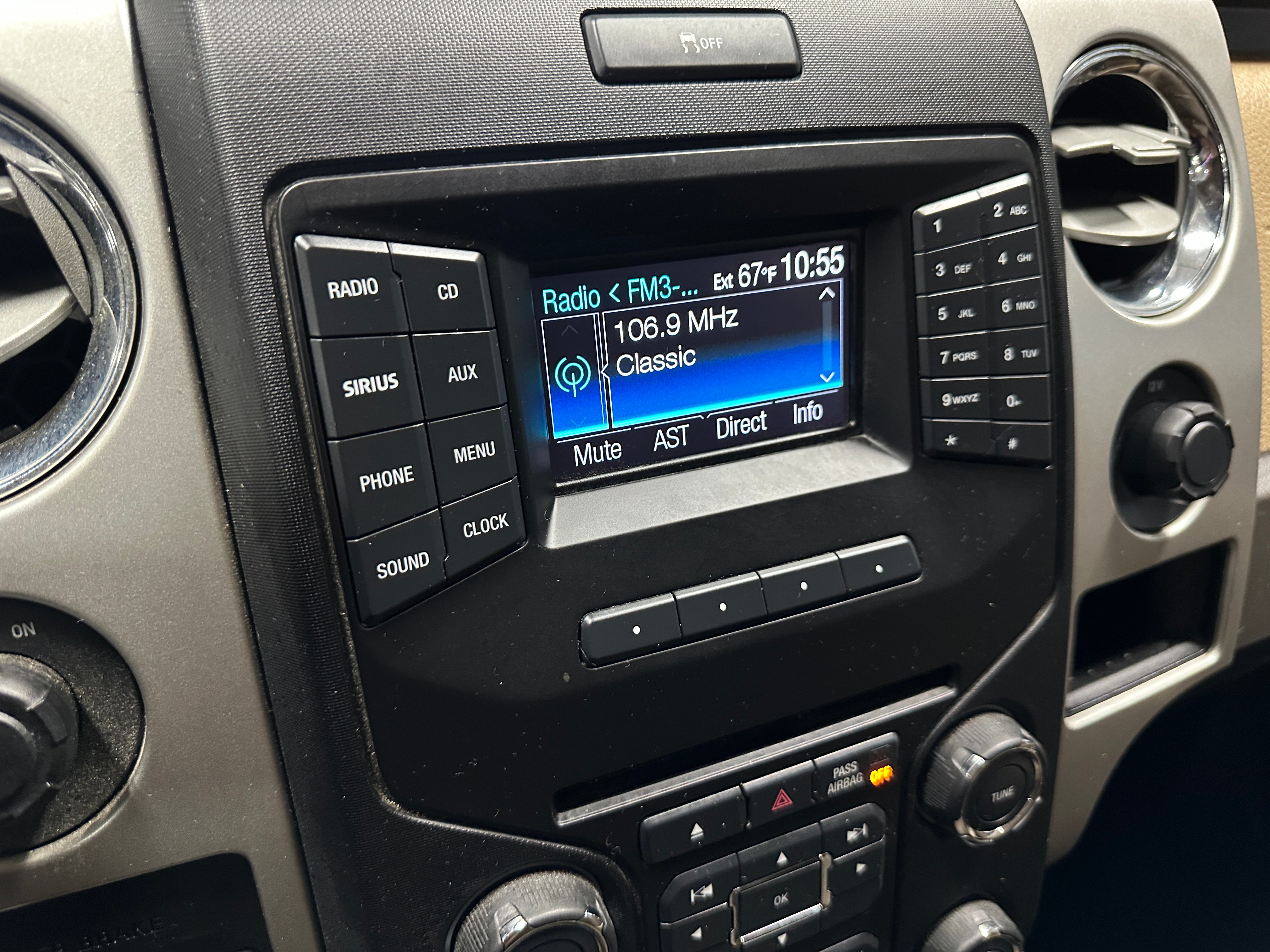 2013 Ford Econoline E-150 4