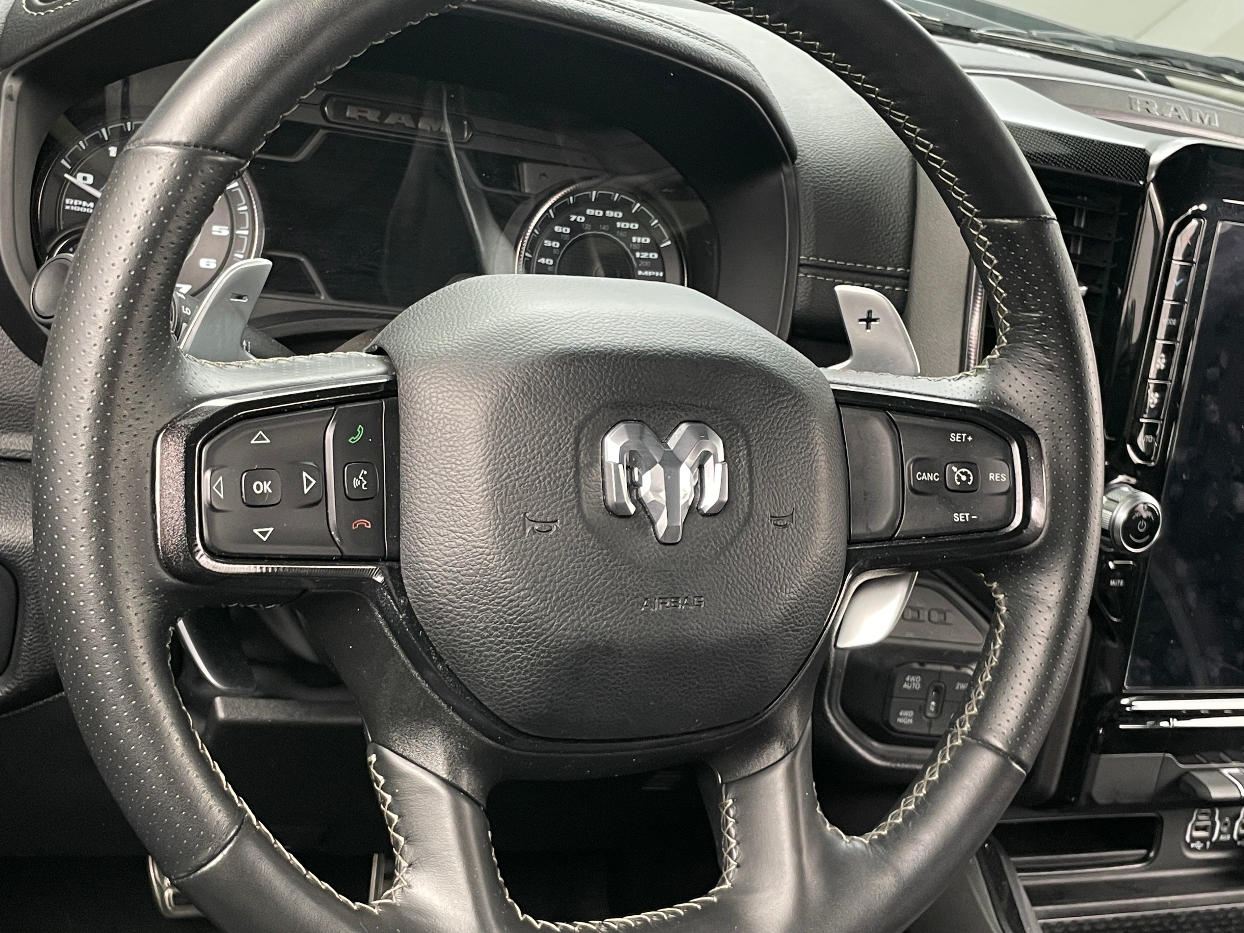 2022 RAM 1500 Laramie 4