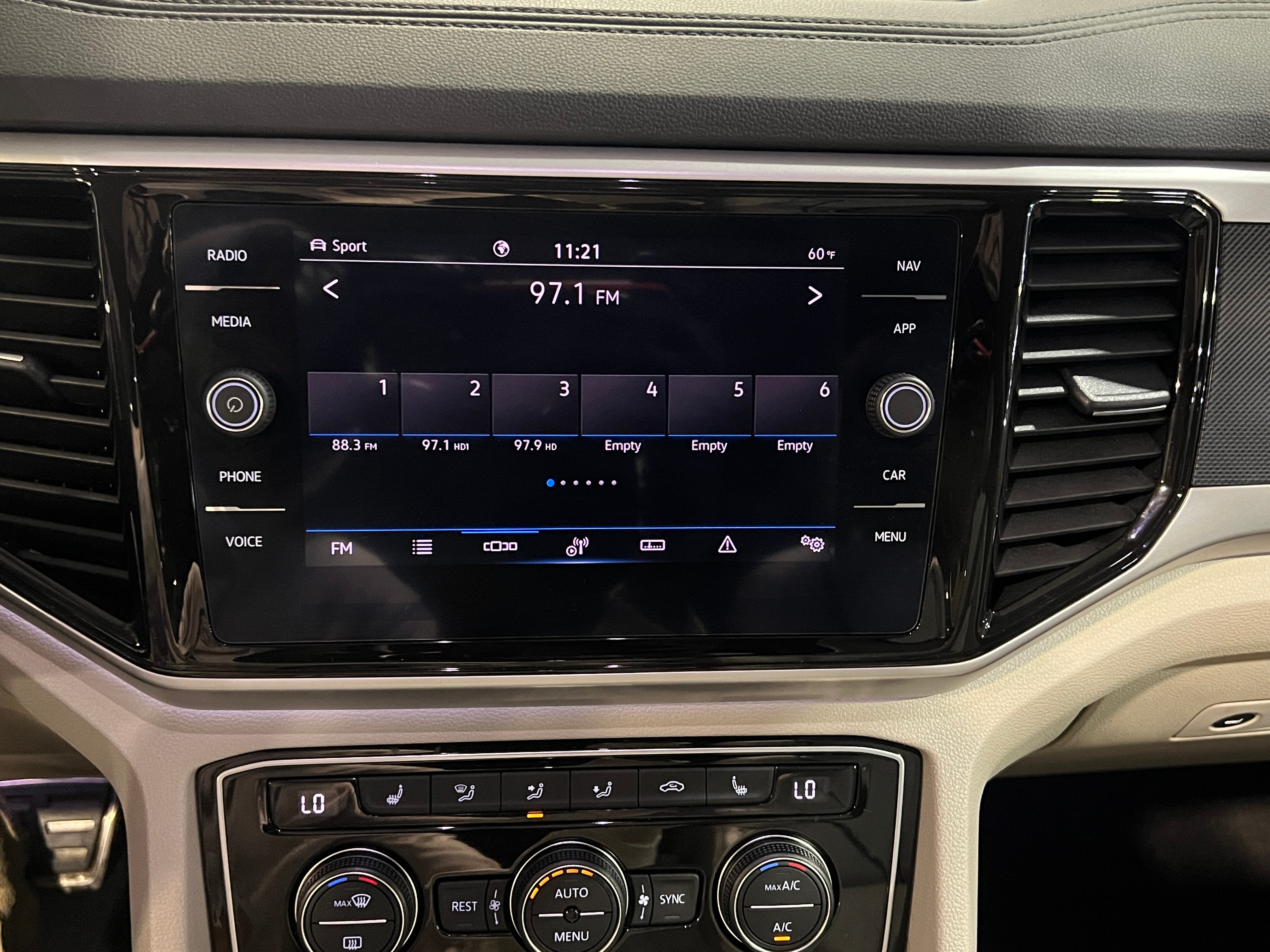2022 Volkswagen Atlas SEL 3