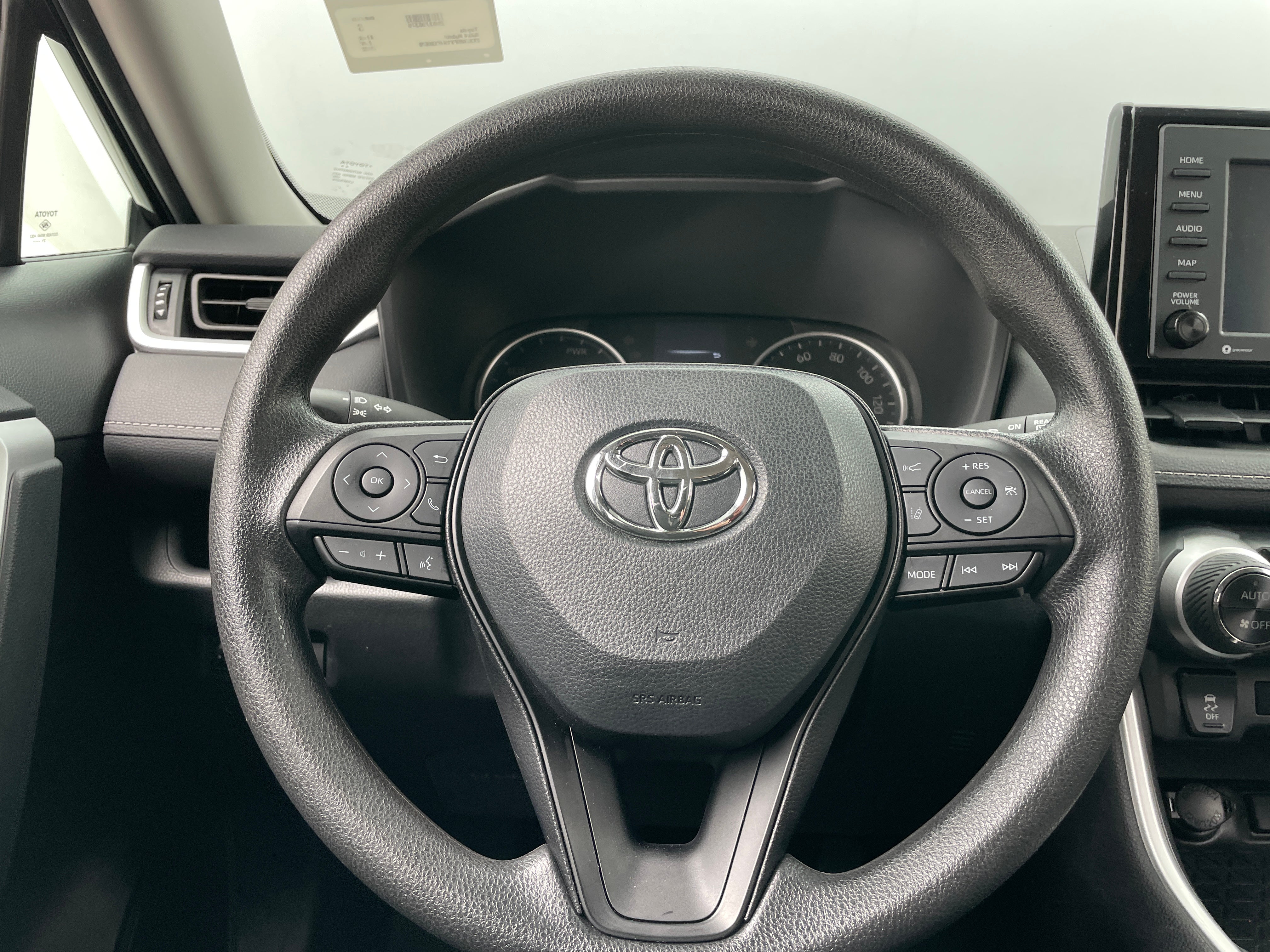 2022 Toyota RAV4 LE 5