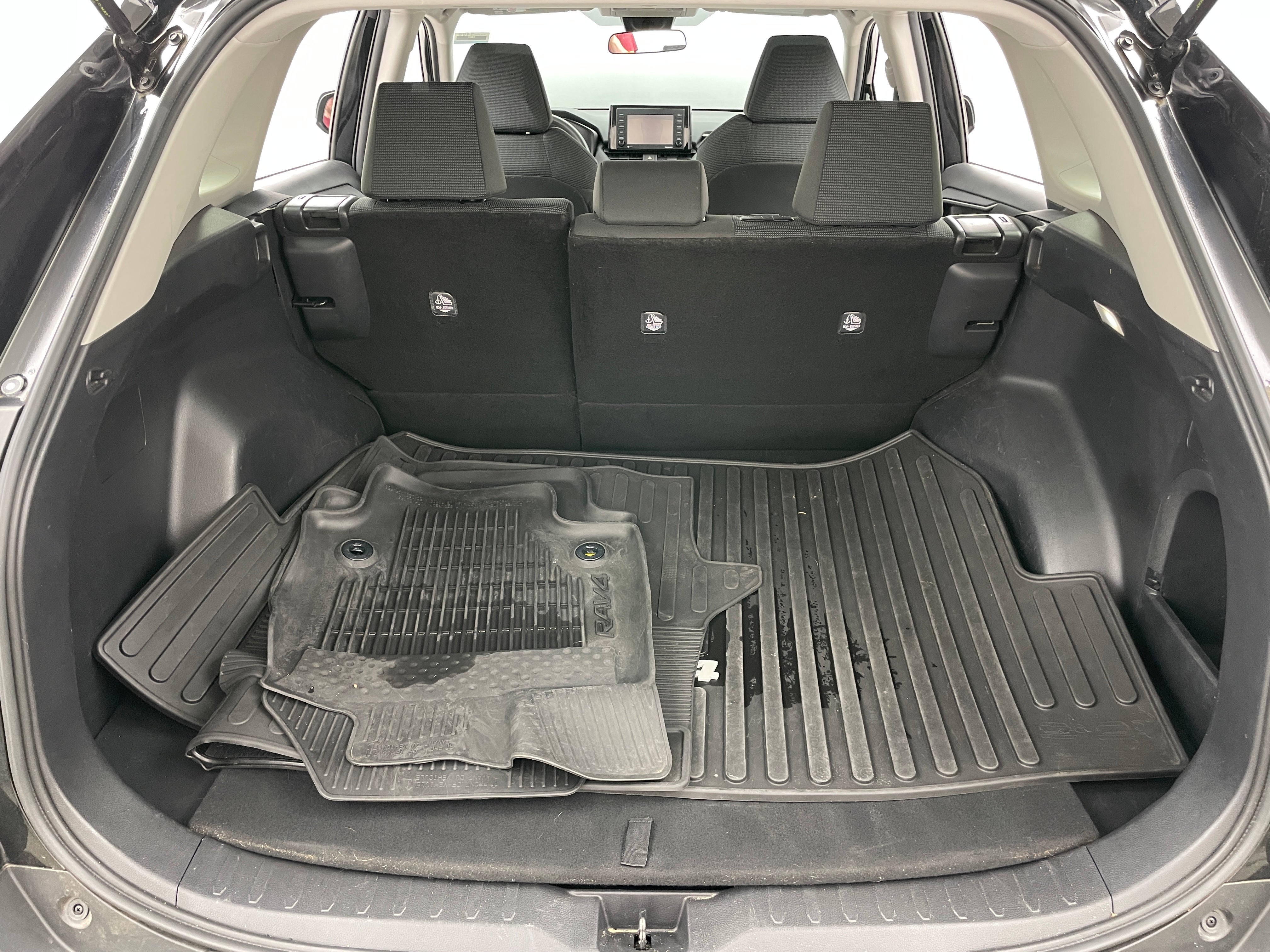 2022 Toyota RAV4 LE 7