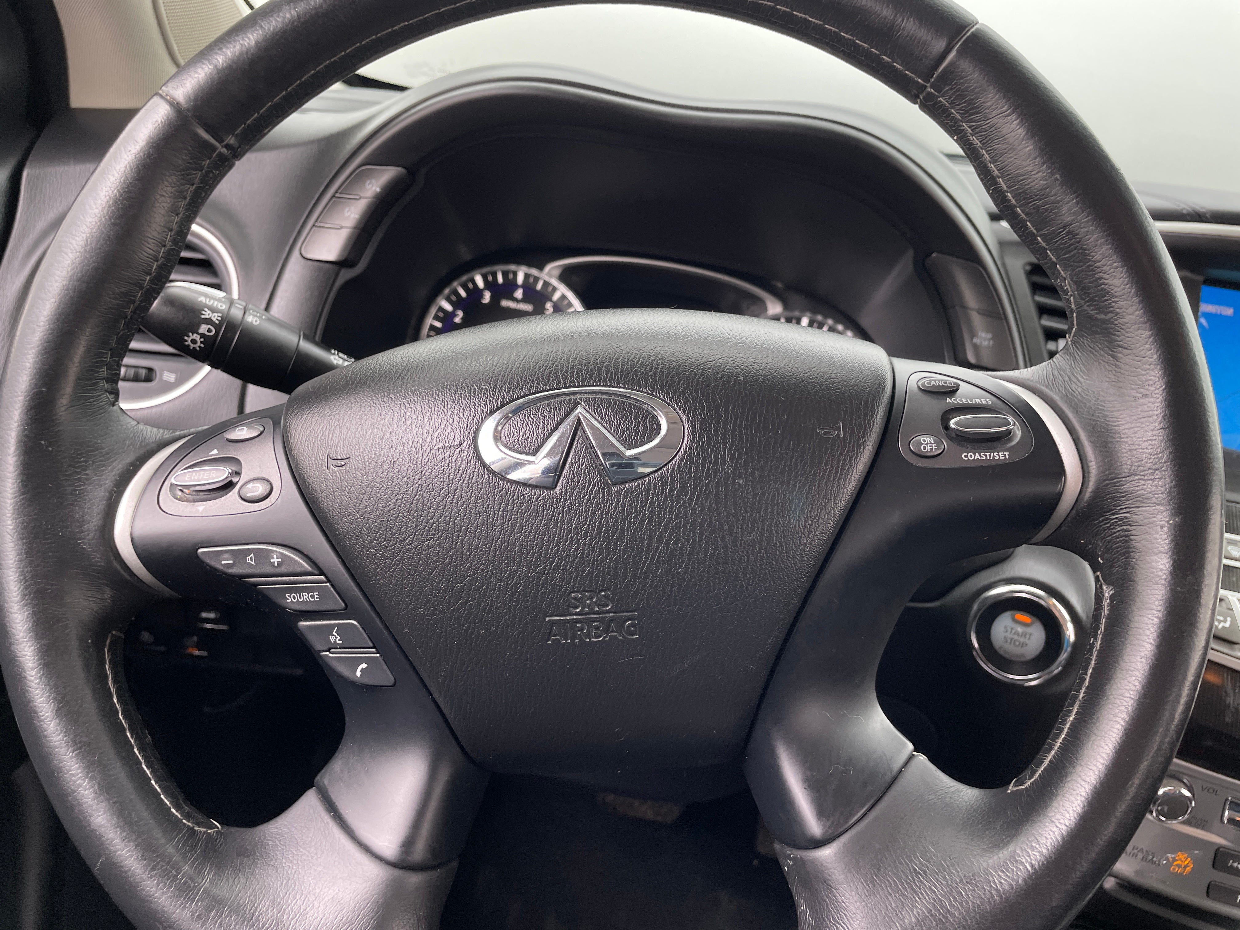 2019 INFINITI QX60 Luxe 4