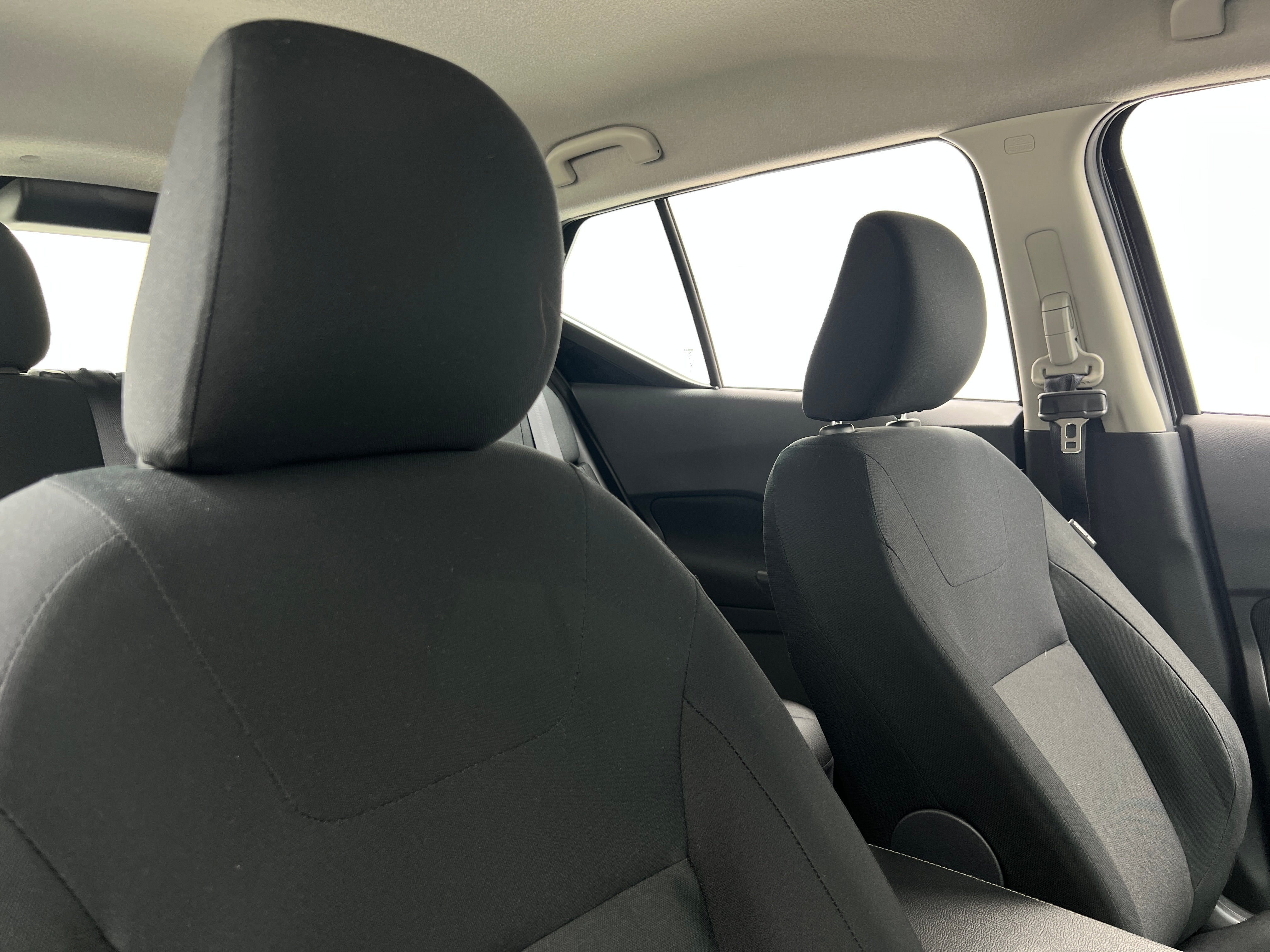2024 Nissan Kicks S 2