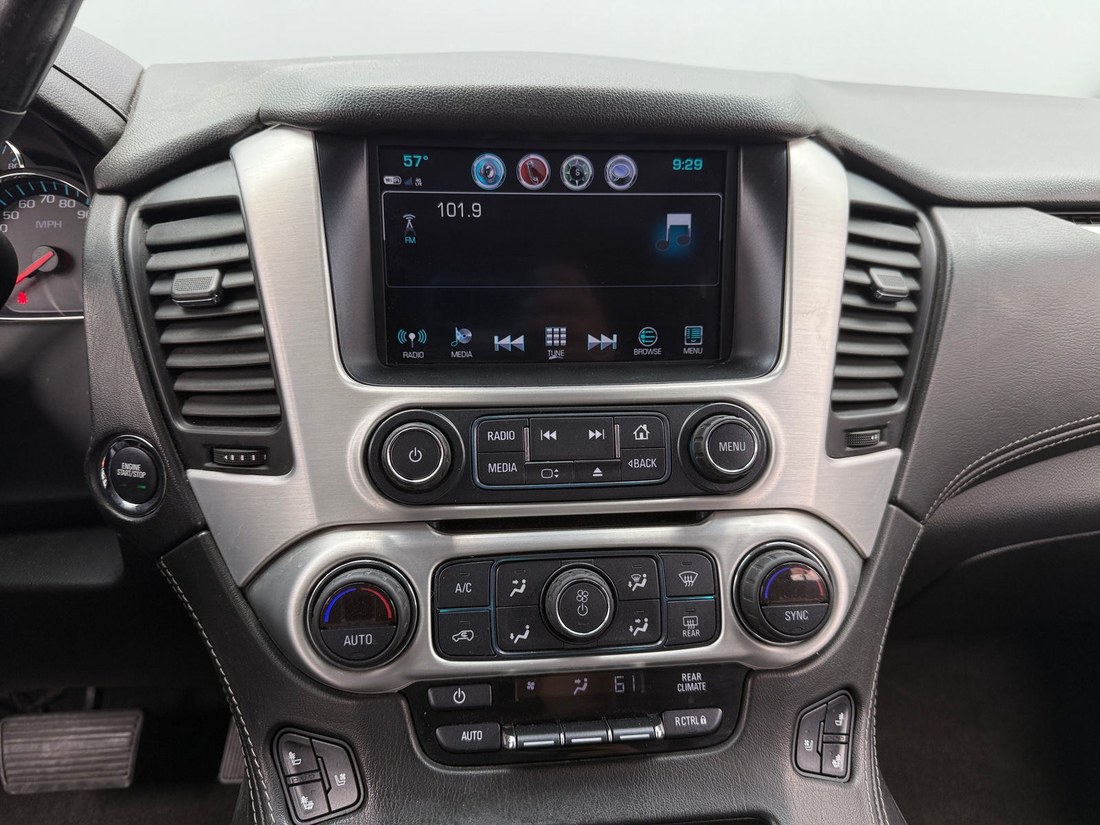 Thumbnail: 2018 GMC Yukon XL - 3
