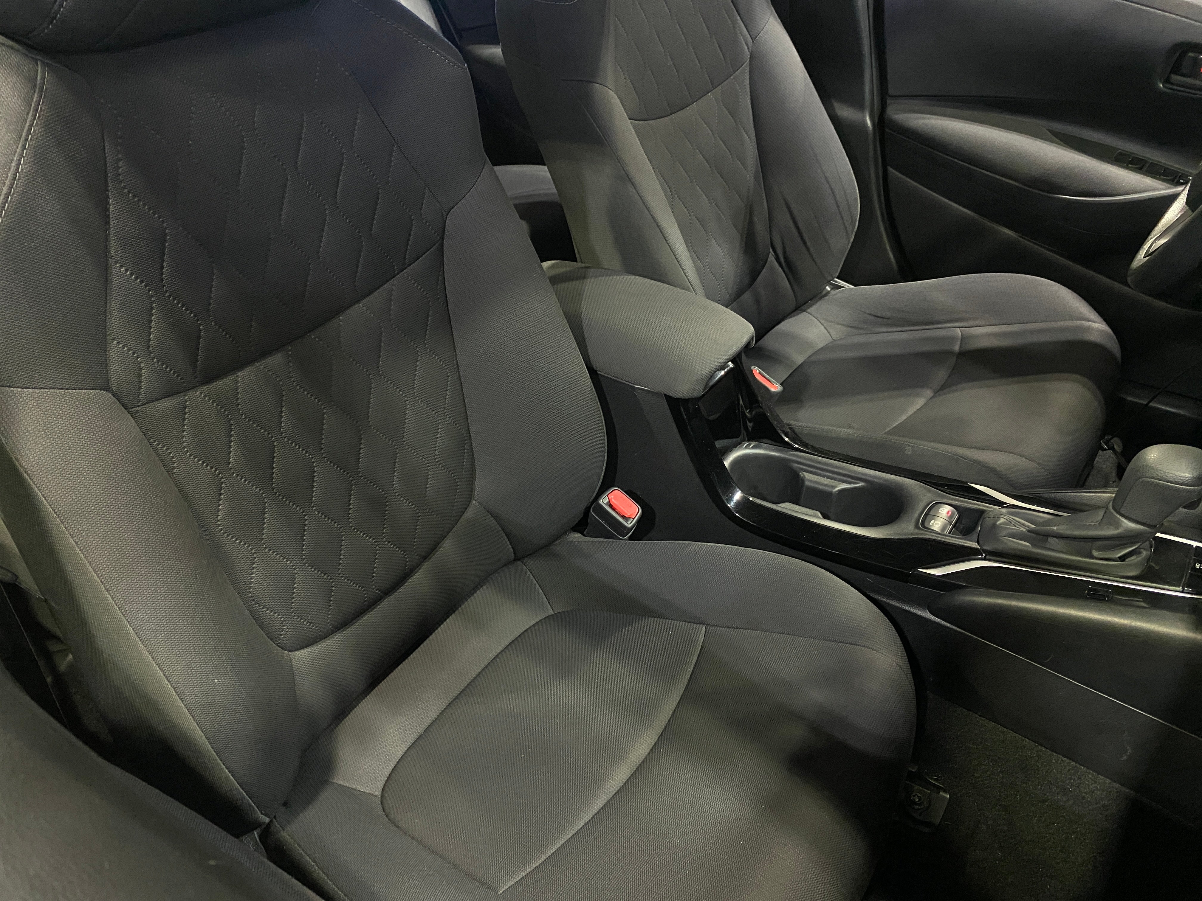 2022 Toyota Corolla LE 2