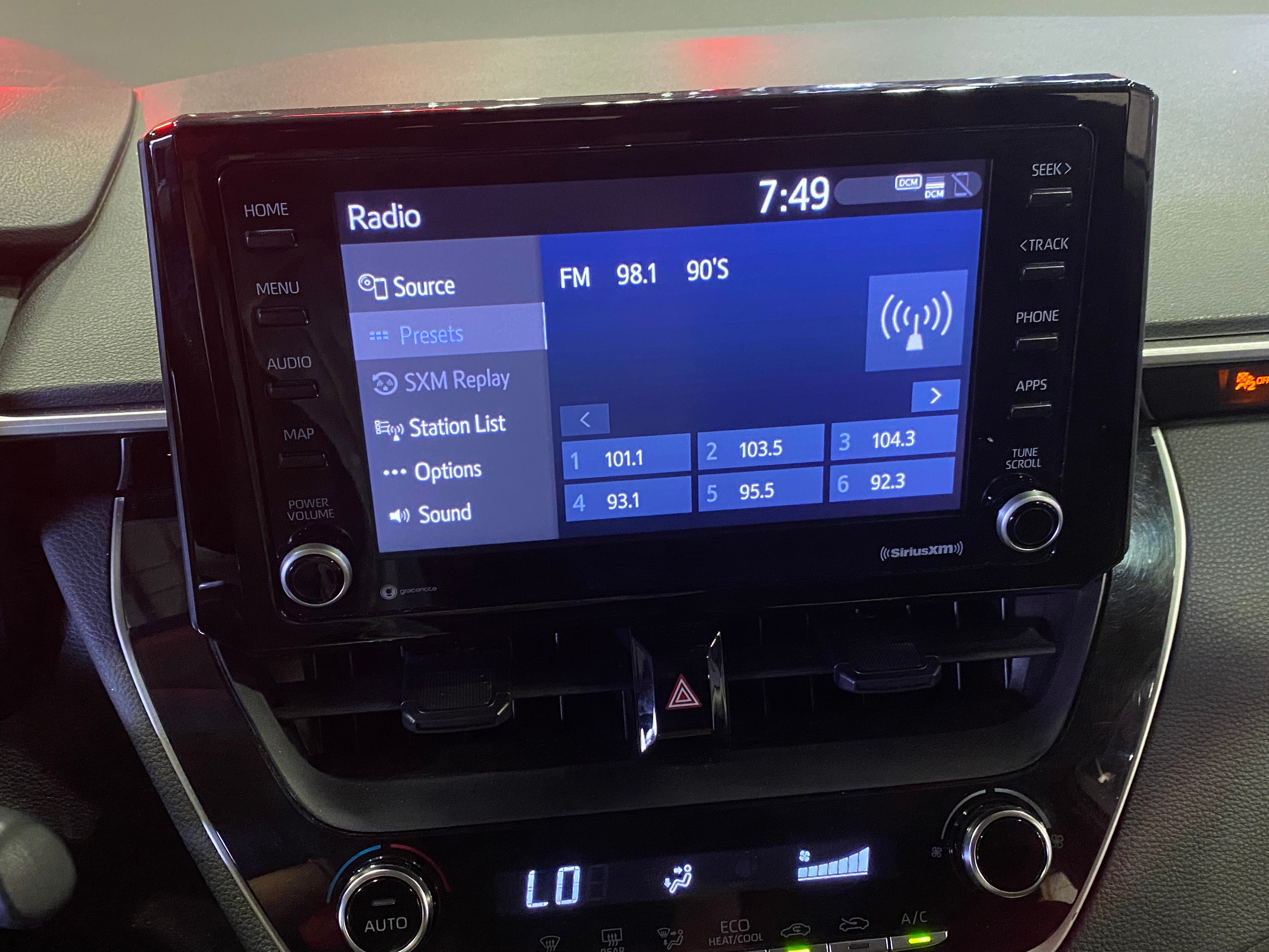 2022 Toyota Corolla LE 4