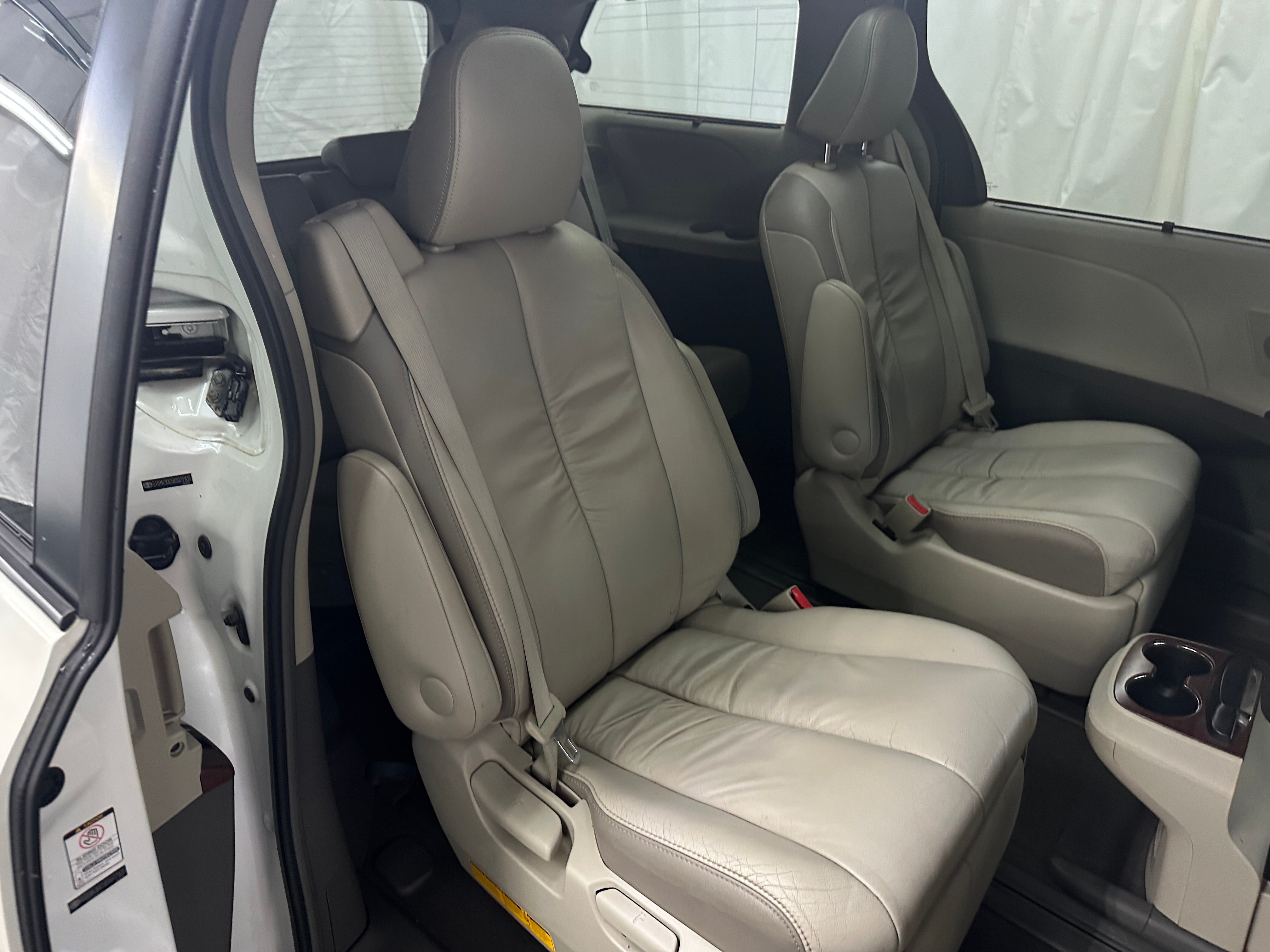 2011 Toyota Sienna Limited 5
