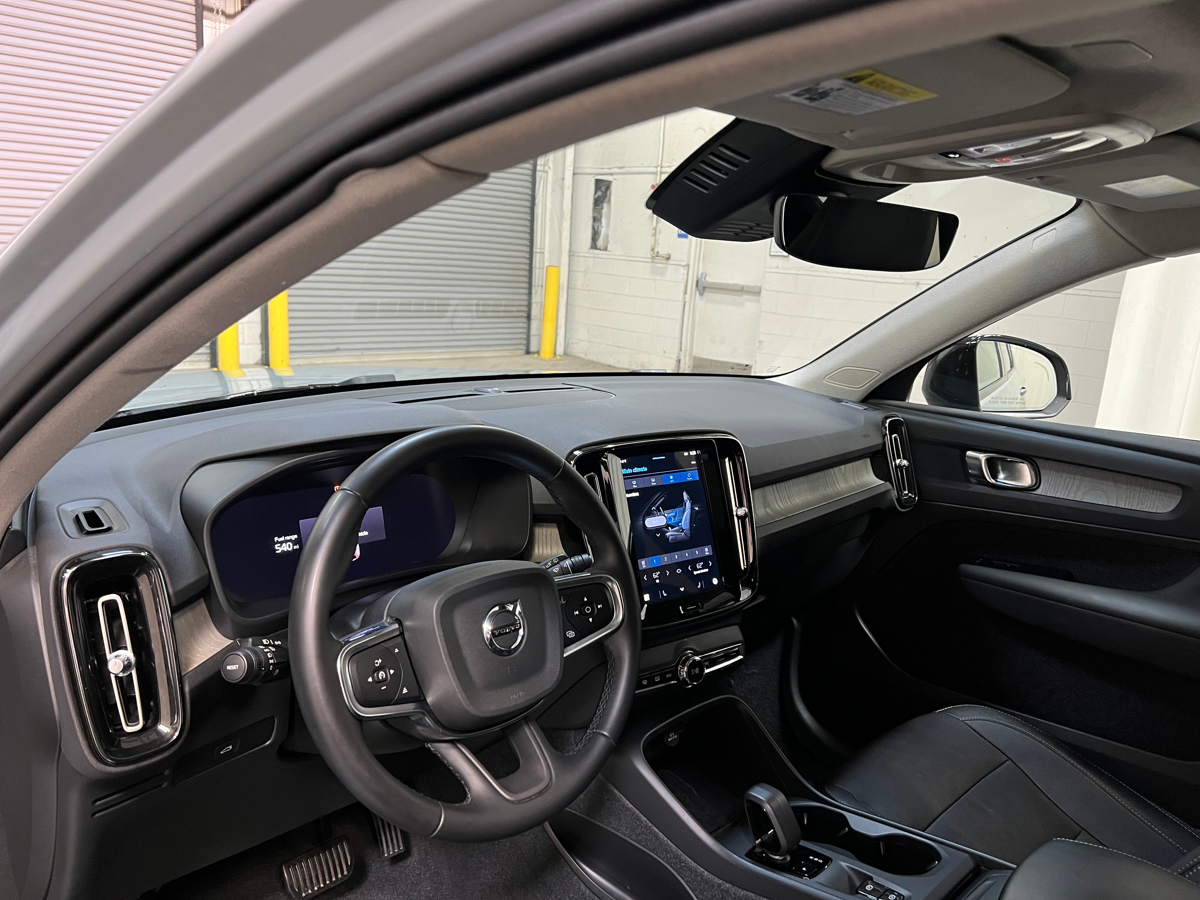 2024 Volvo XC40 B5 Core 3