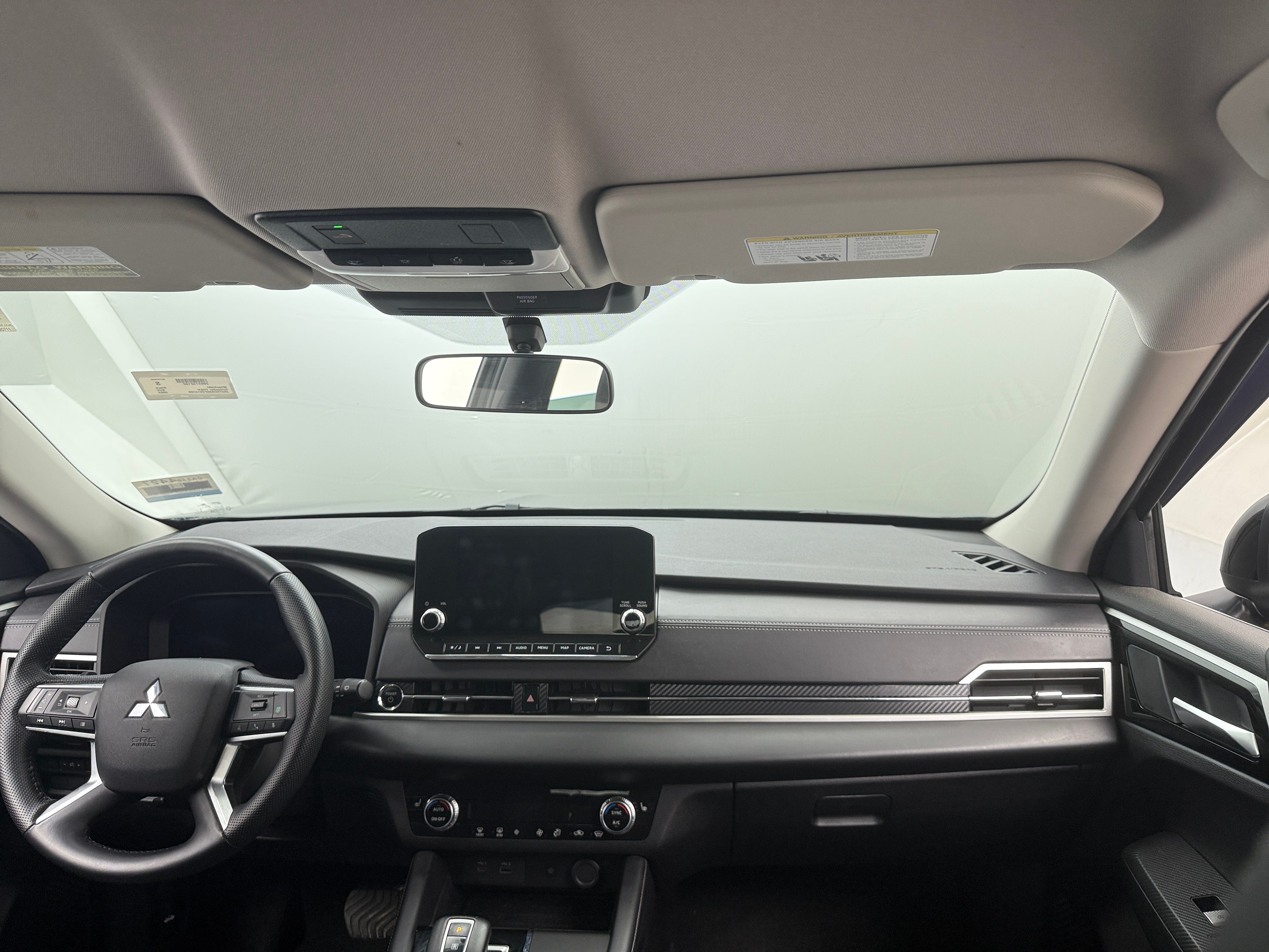 2023 Mitsubishi Outlander SE 3