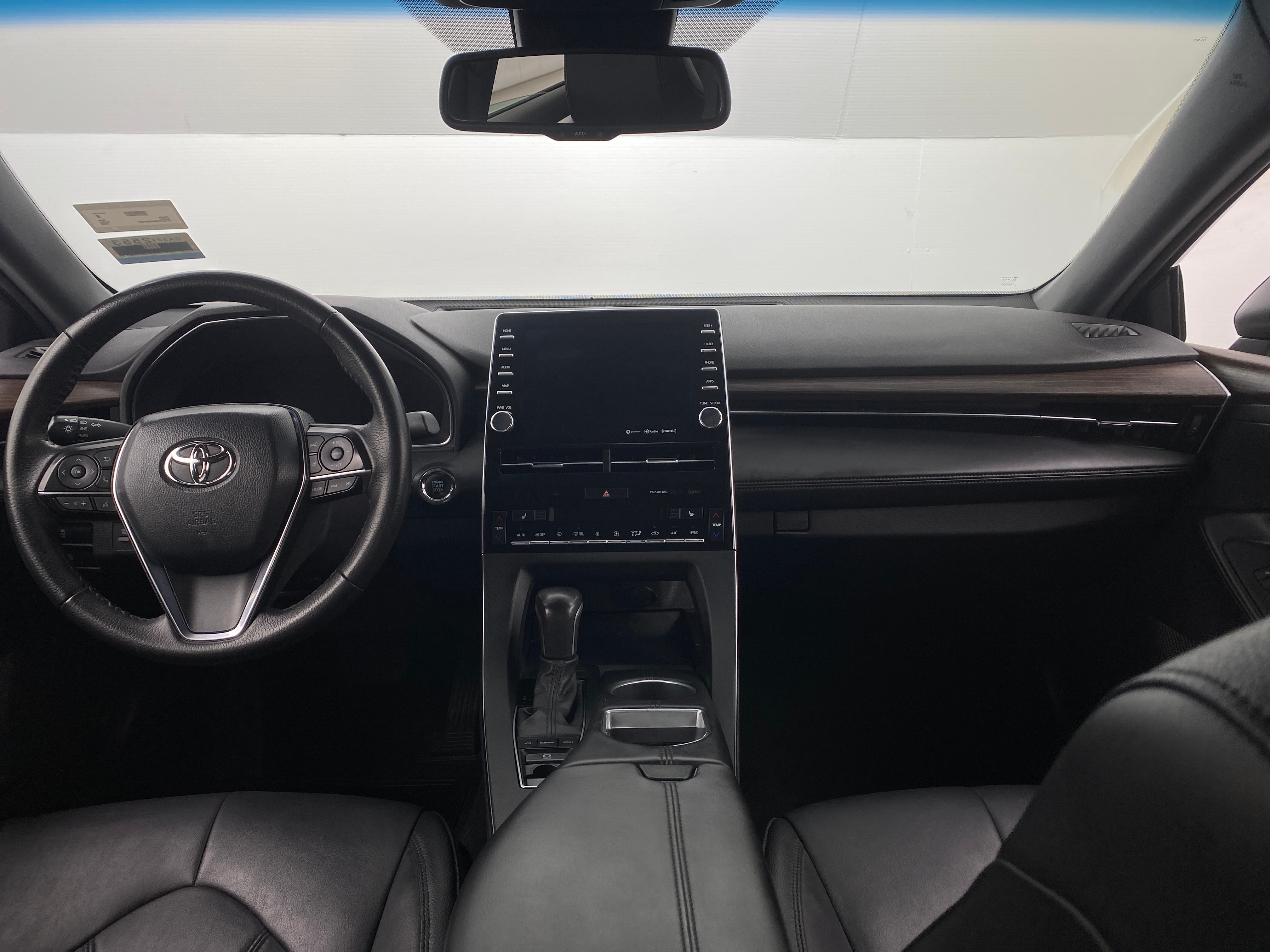 2022 Toyota Avalon XLE 3