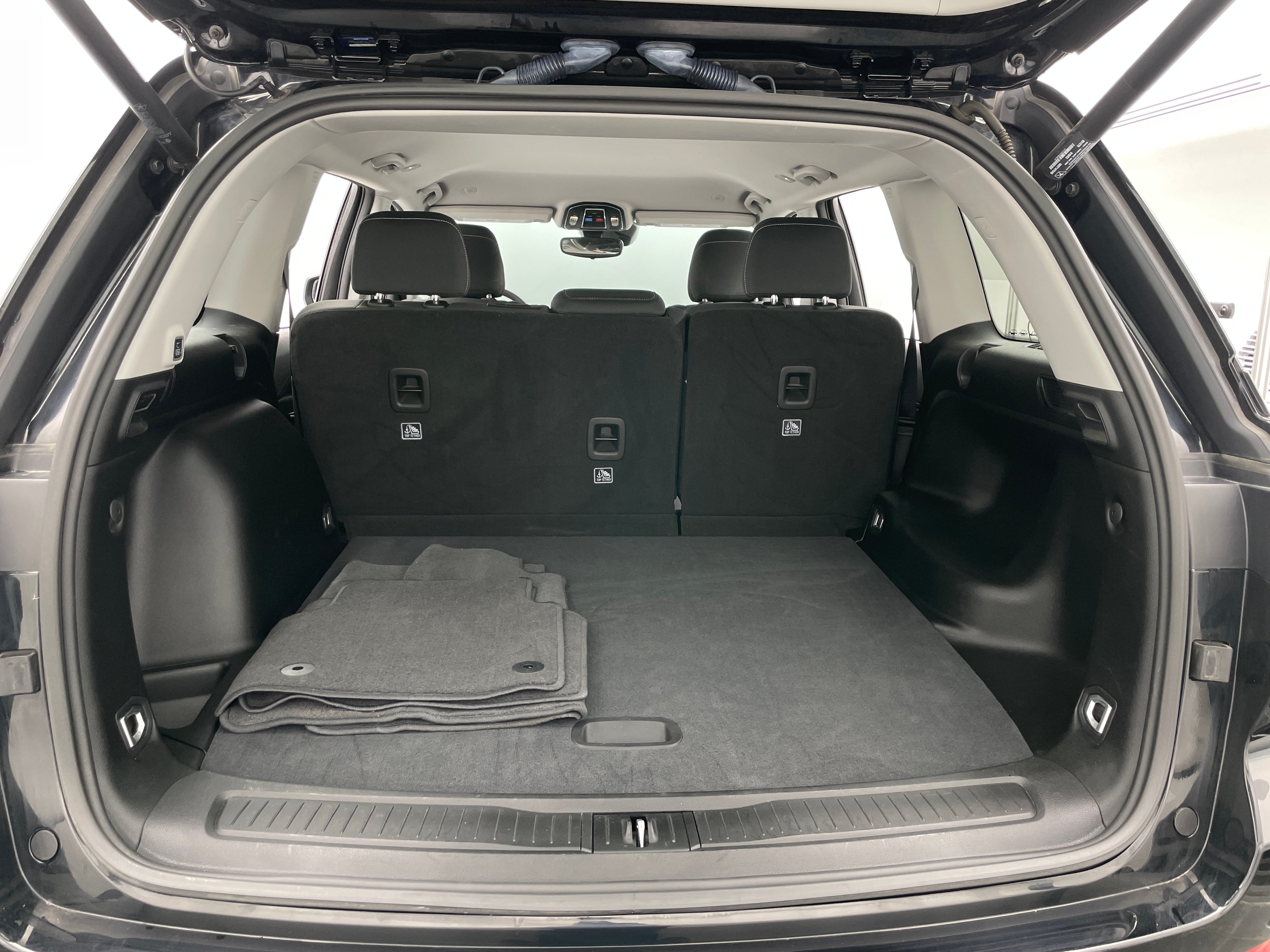 2023 Jeep Grand Cherokee Laredo 7