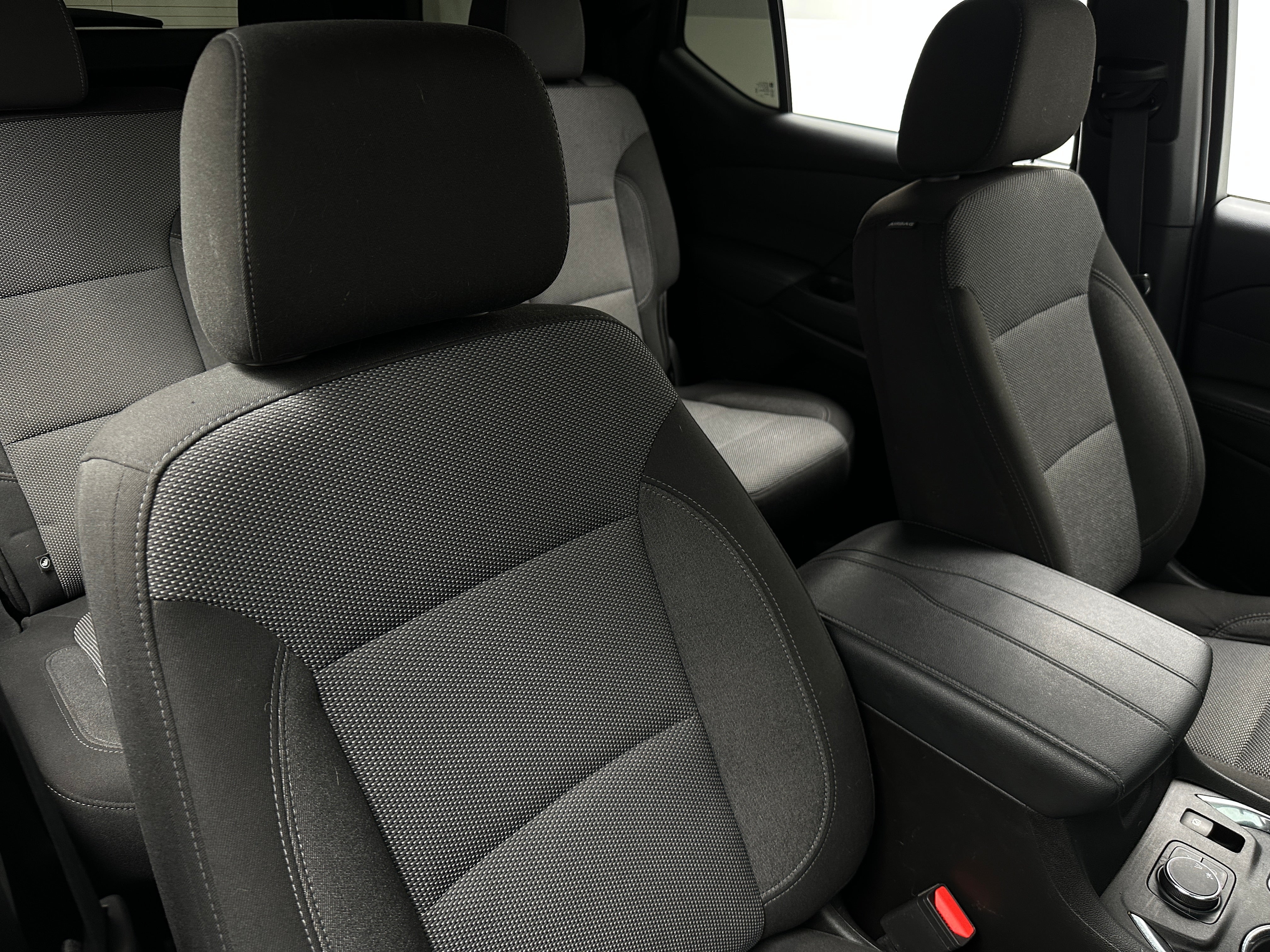 2023 Chevrolet Traverse LT 2