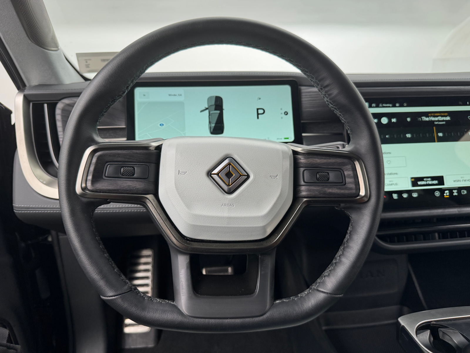 Thumbnail: 2024 Rivian R1S - 4