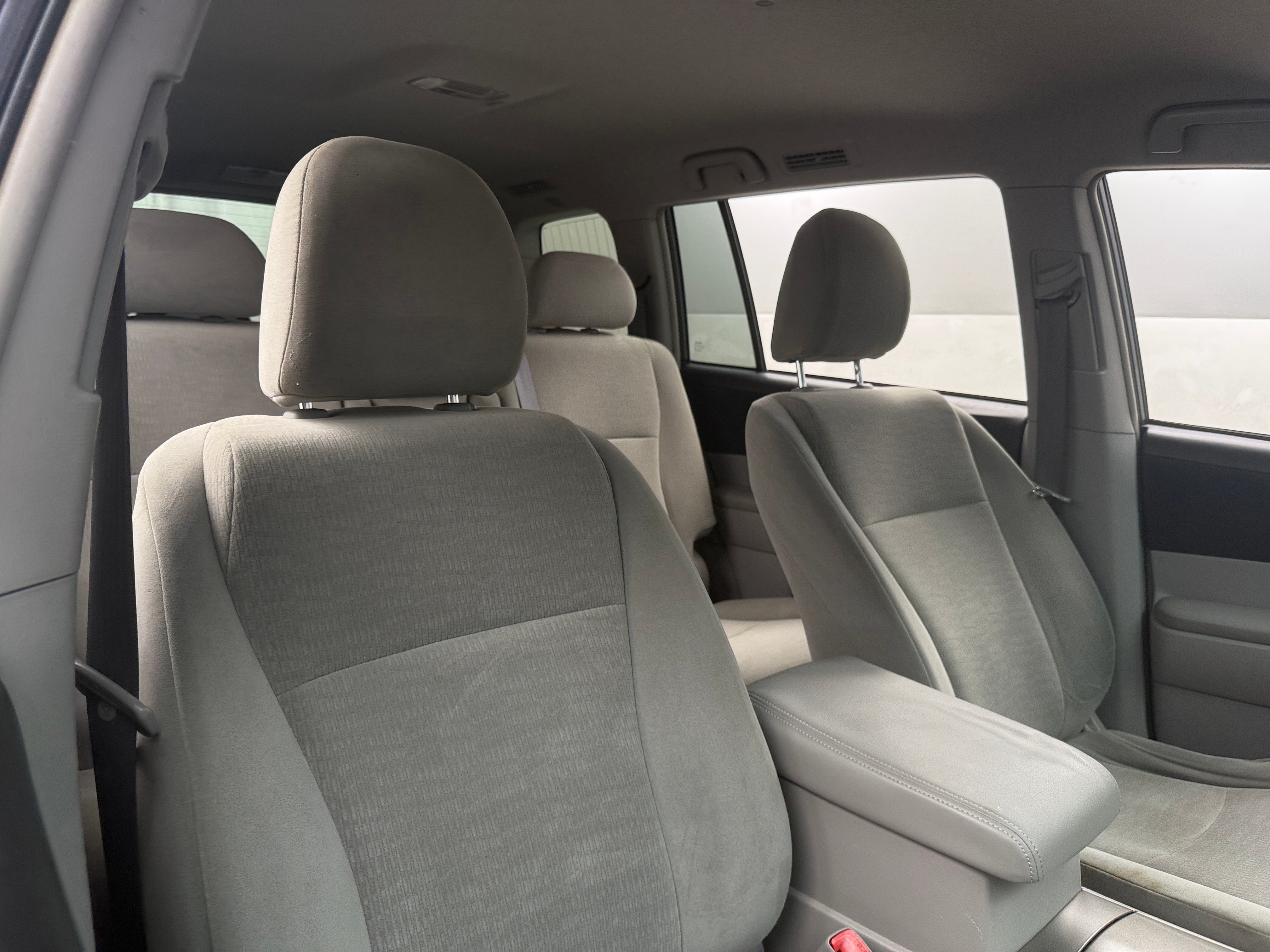 2012 Toyota Highlander Base 2