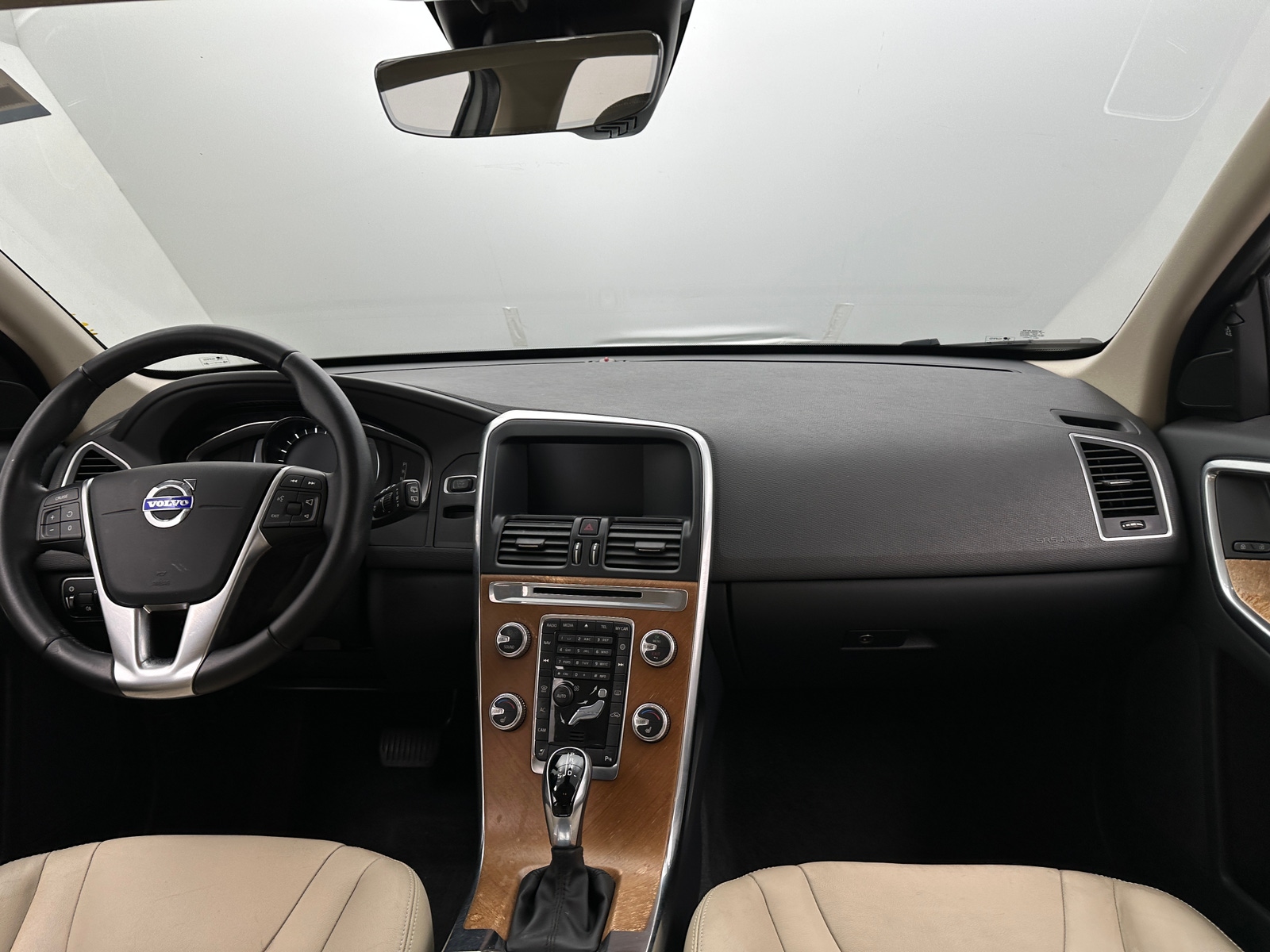 Thumbnail: 2017 Volvo XC60 - 2