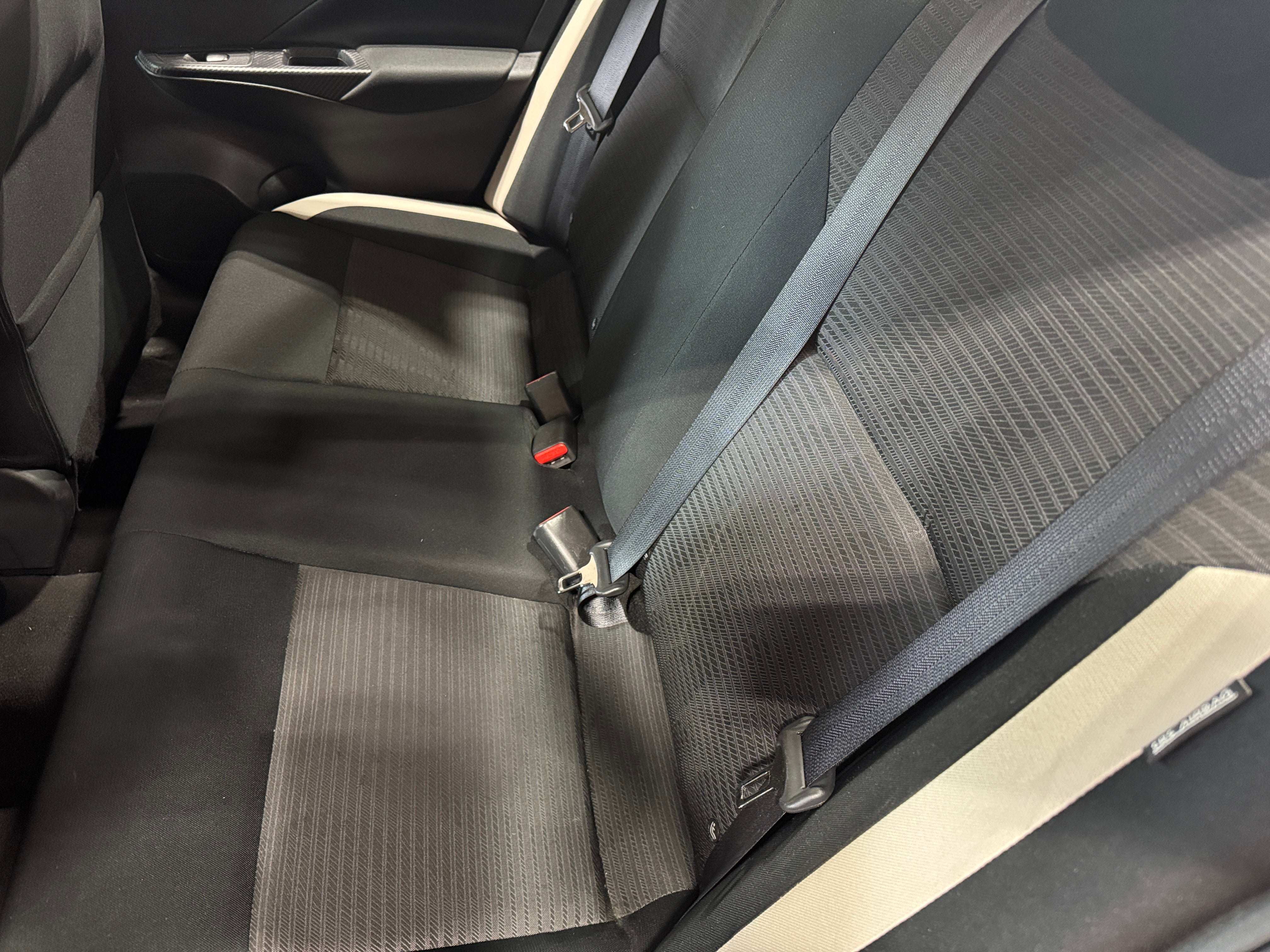 2022 Nissan Versa SV 6