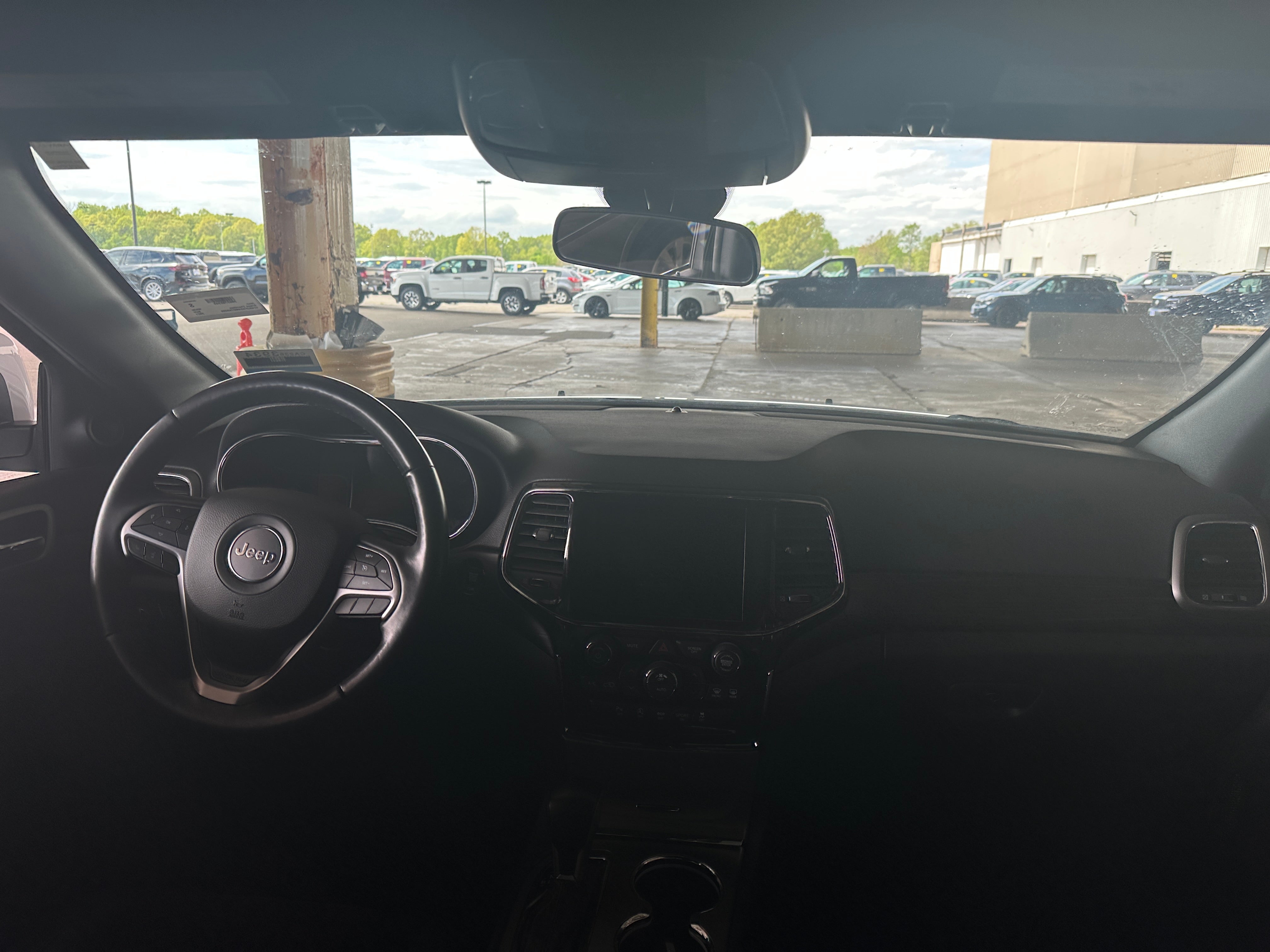 2021 Jeep Grand Cherokee Laredo 2