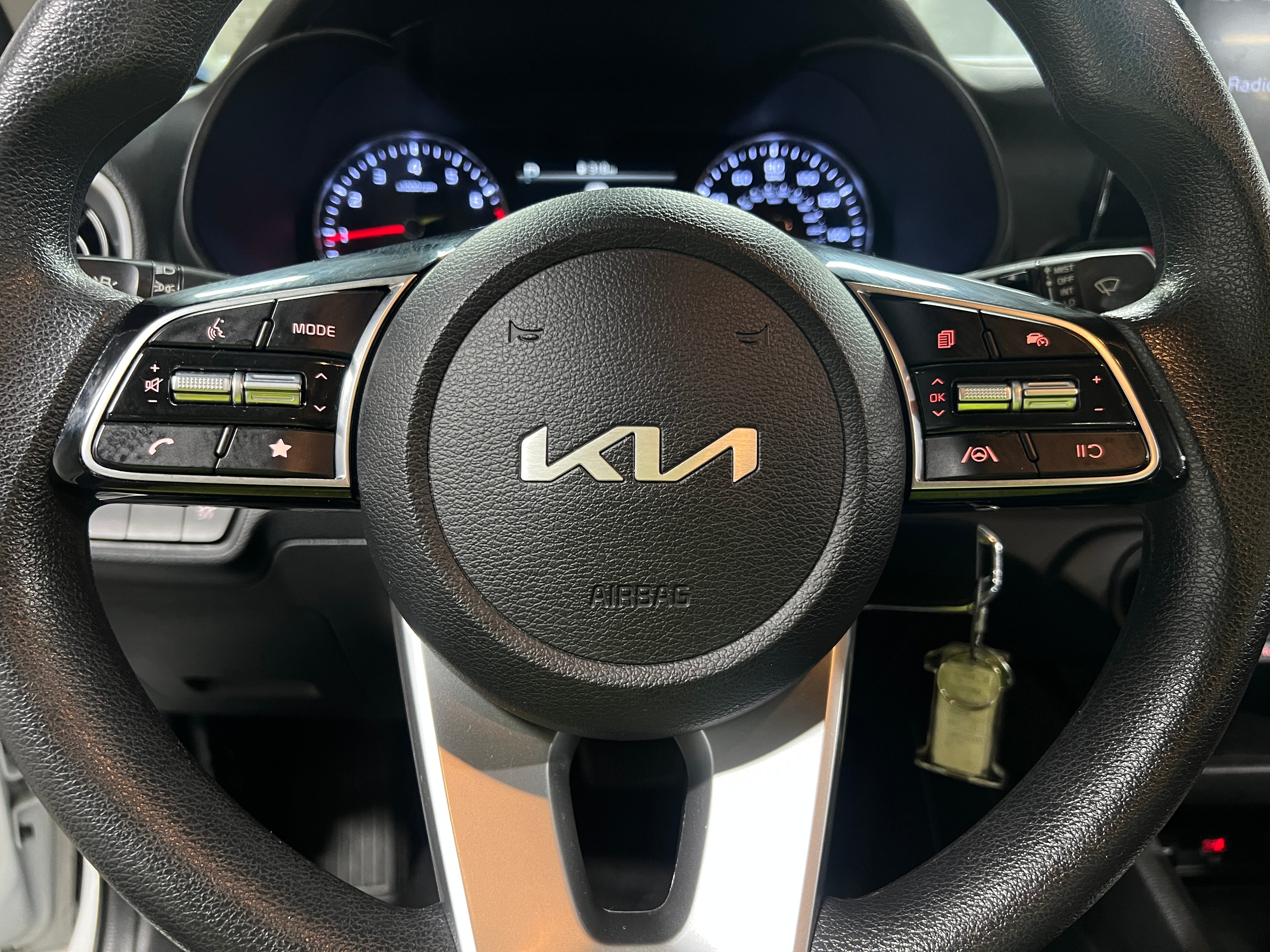 2024 Kia Forte LXS 5