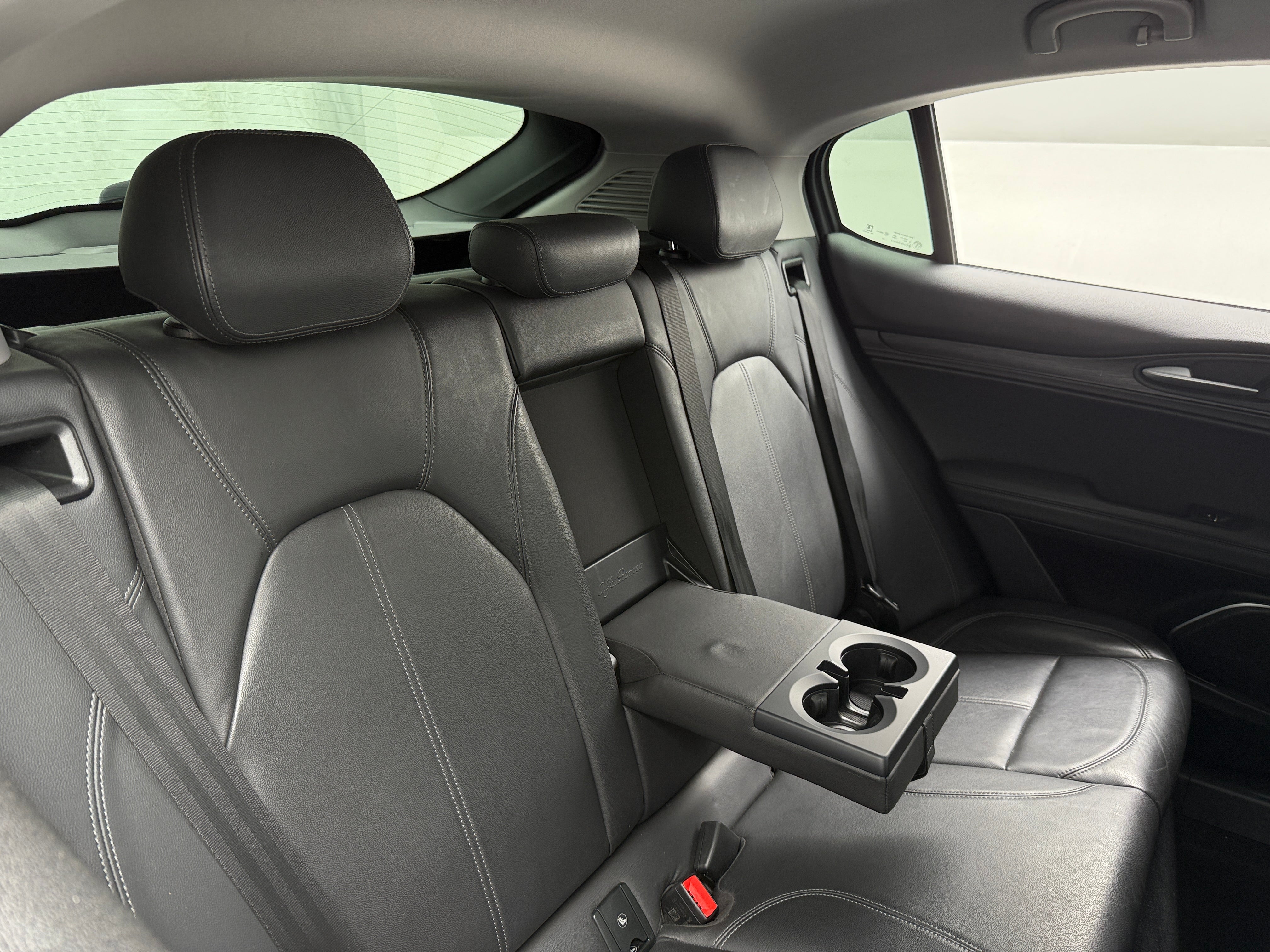 2018 Alfa Romeo Stelvio Base 6