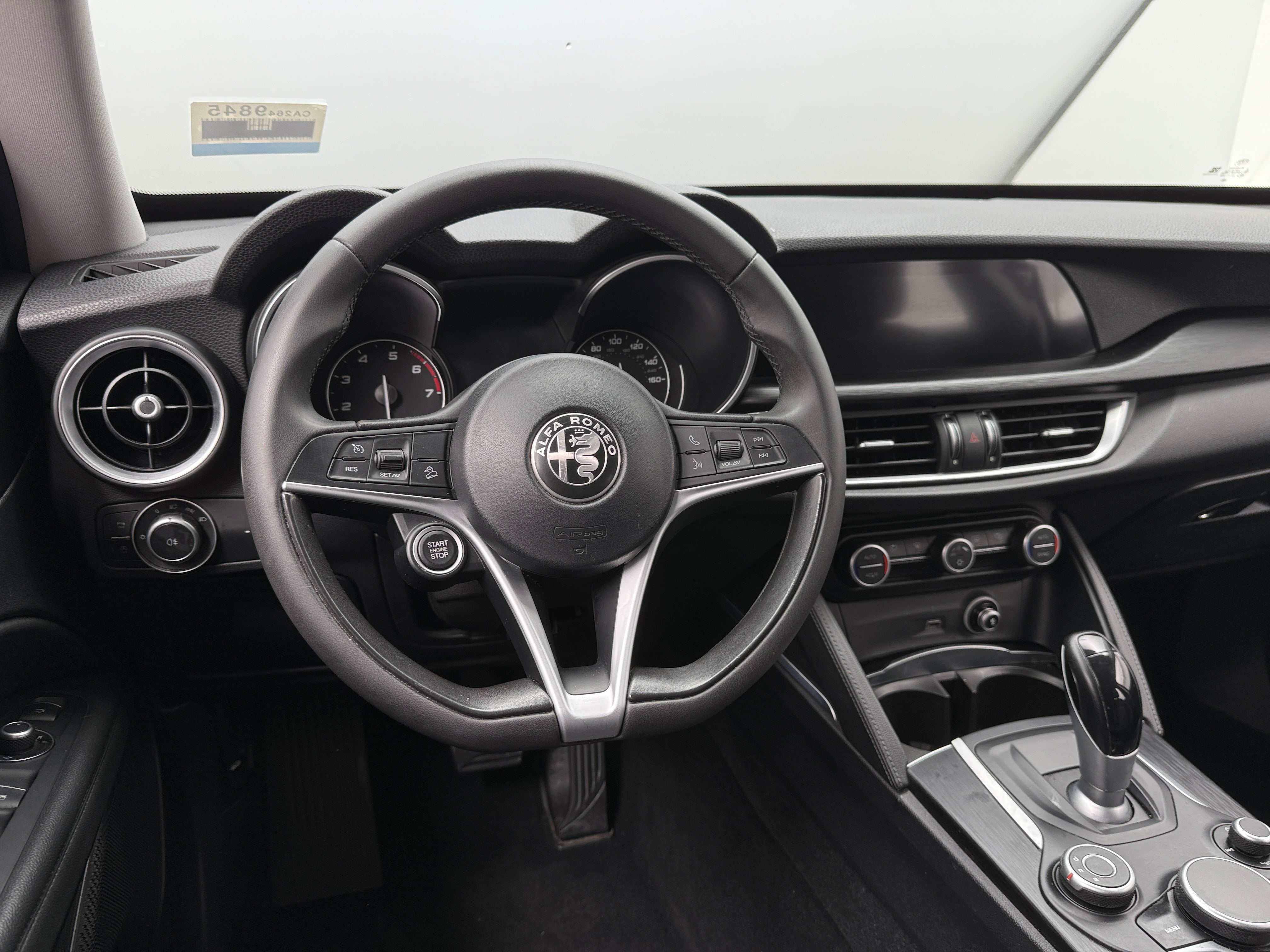 2018 Alfa Romeo Stelvio Base 5