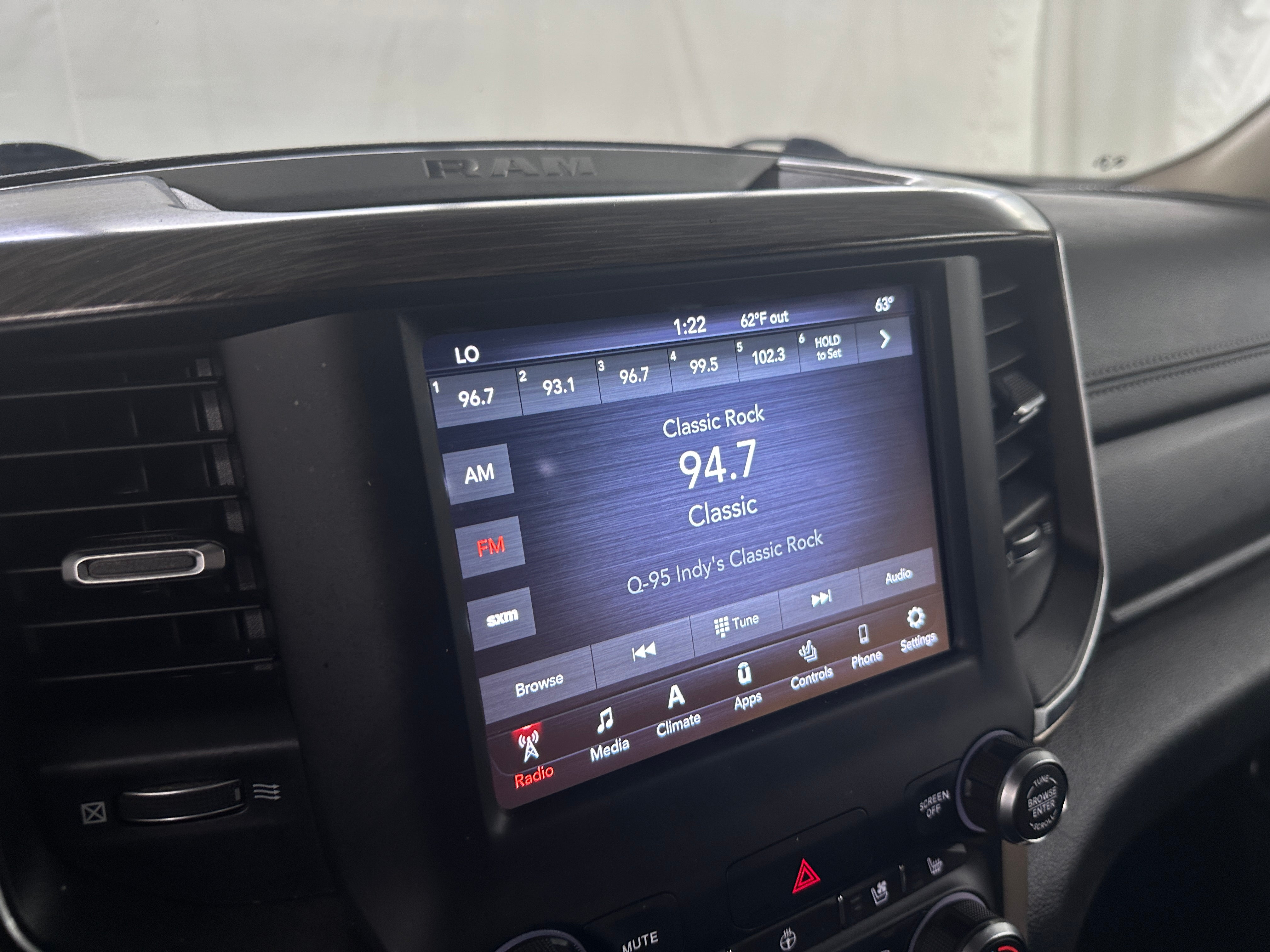 2020 RAM 1500 Laramie 3