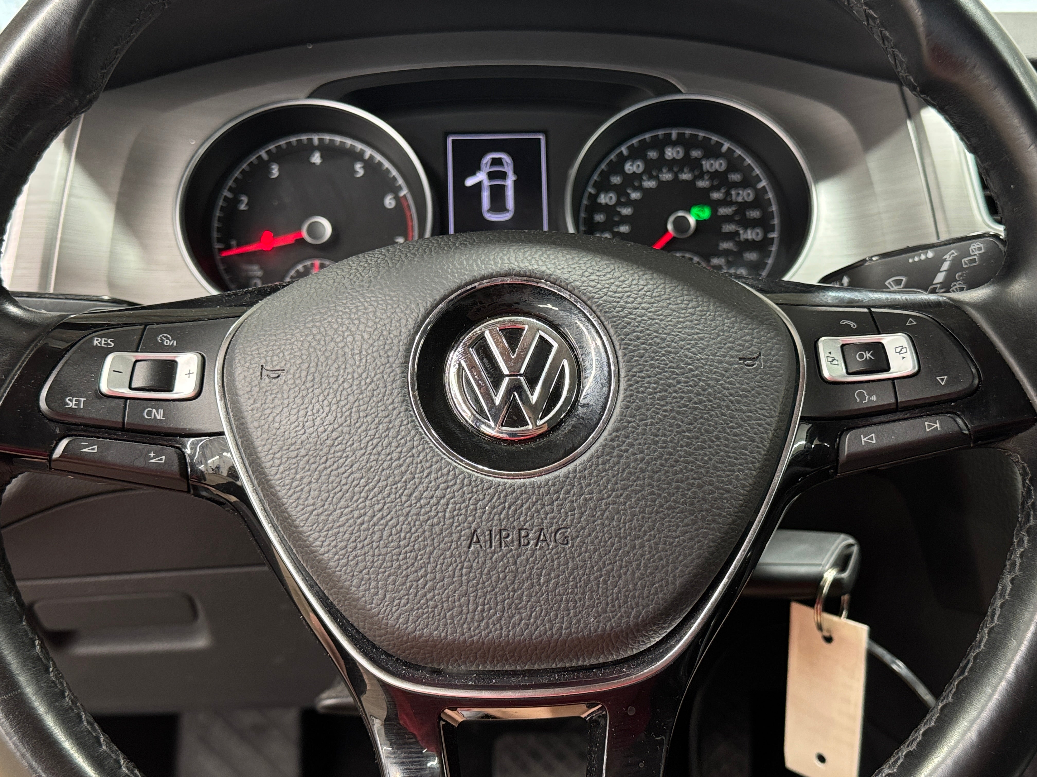 2017 Volkswagen Golf S 5