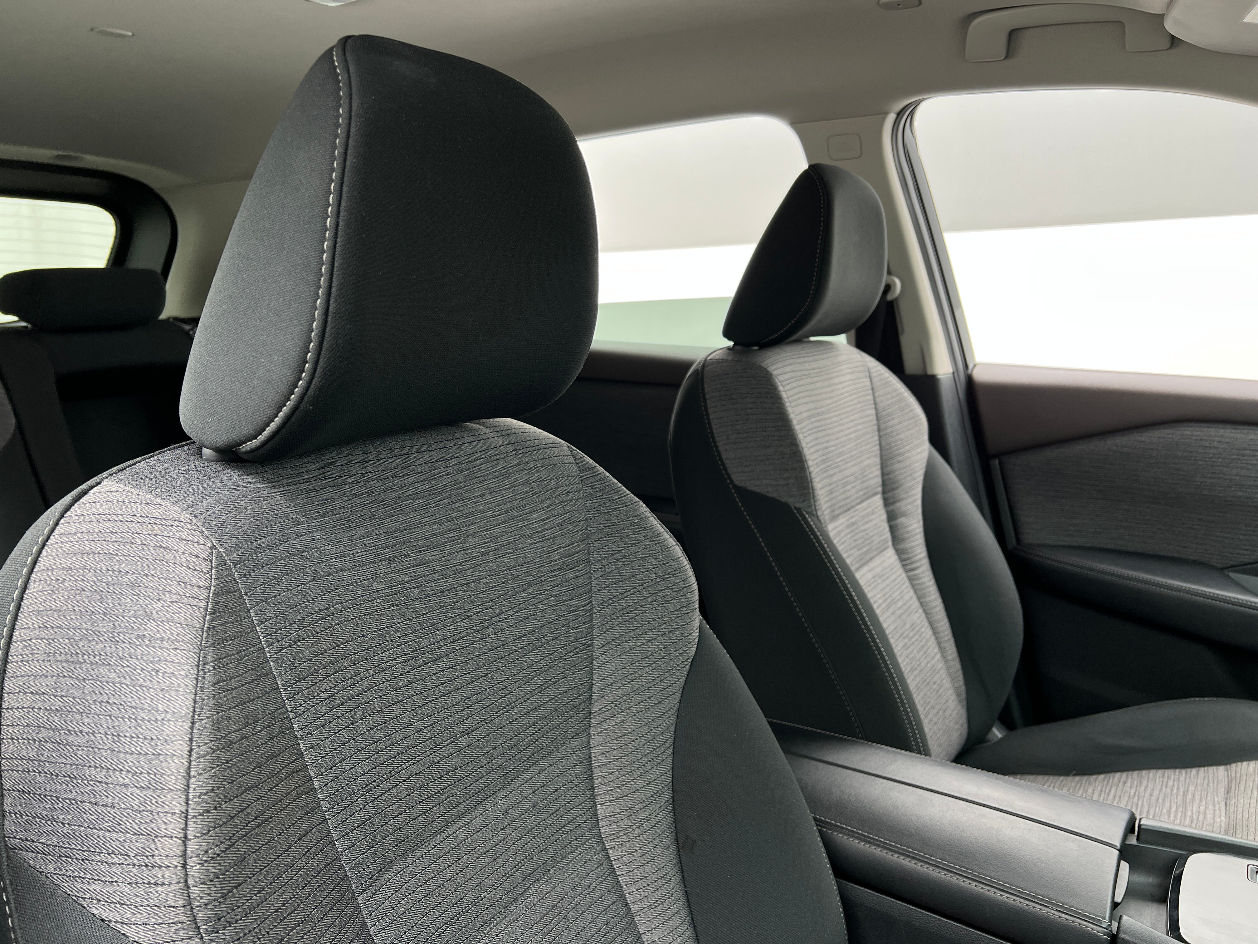2023 Nissan Rogue SV 2