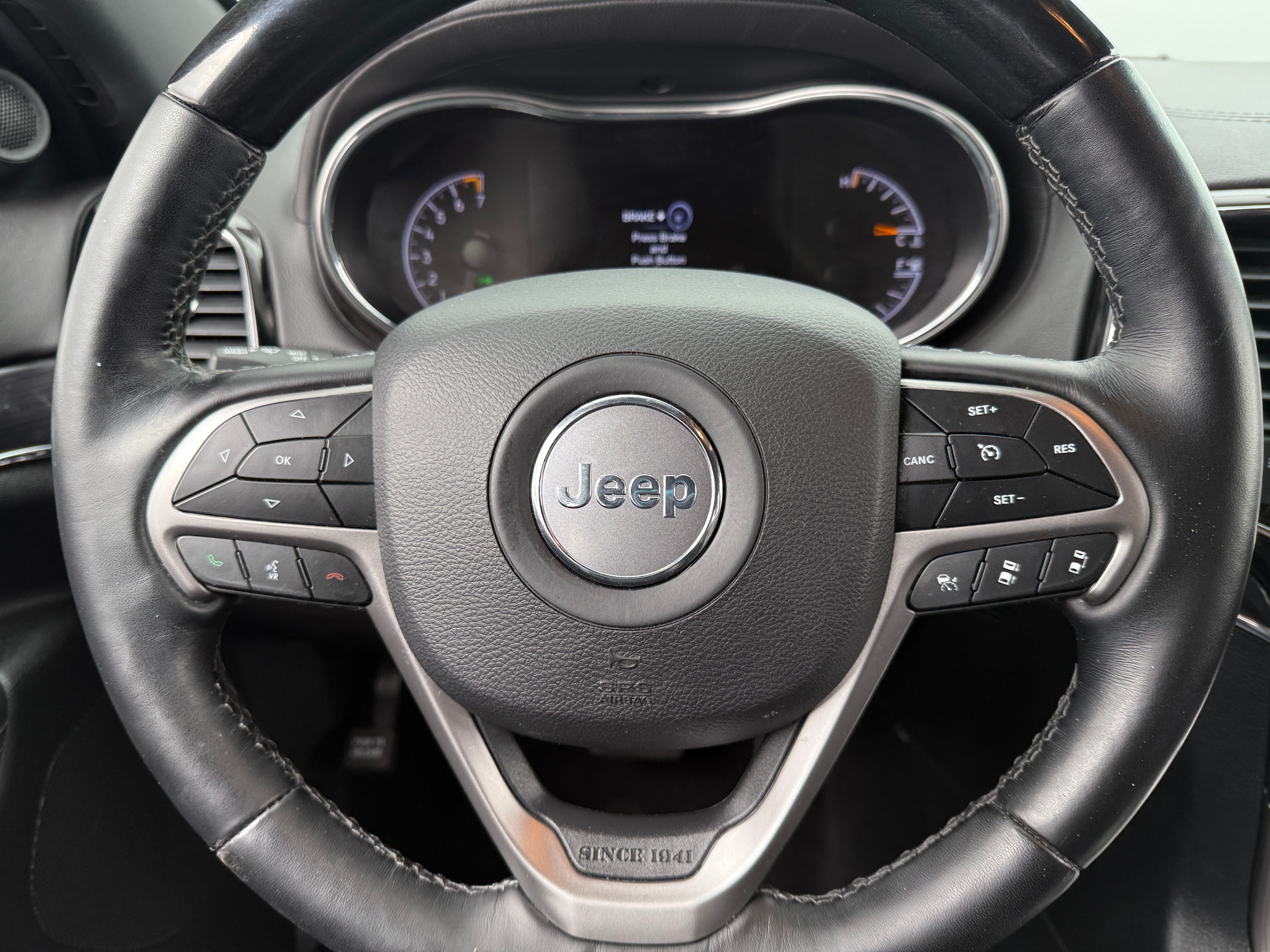 2020 Jeep Grand Cherokee Overland 4