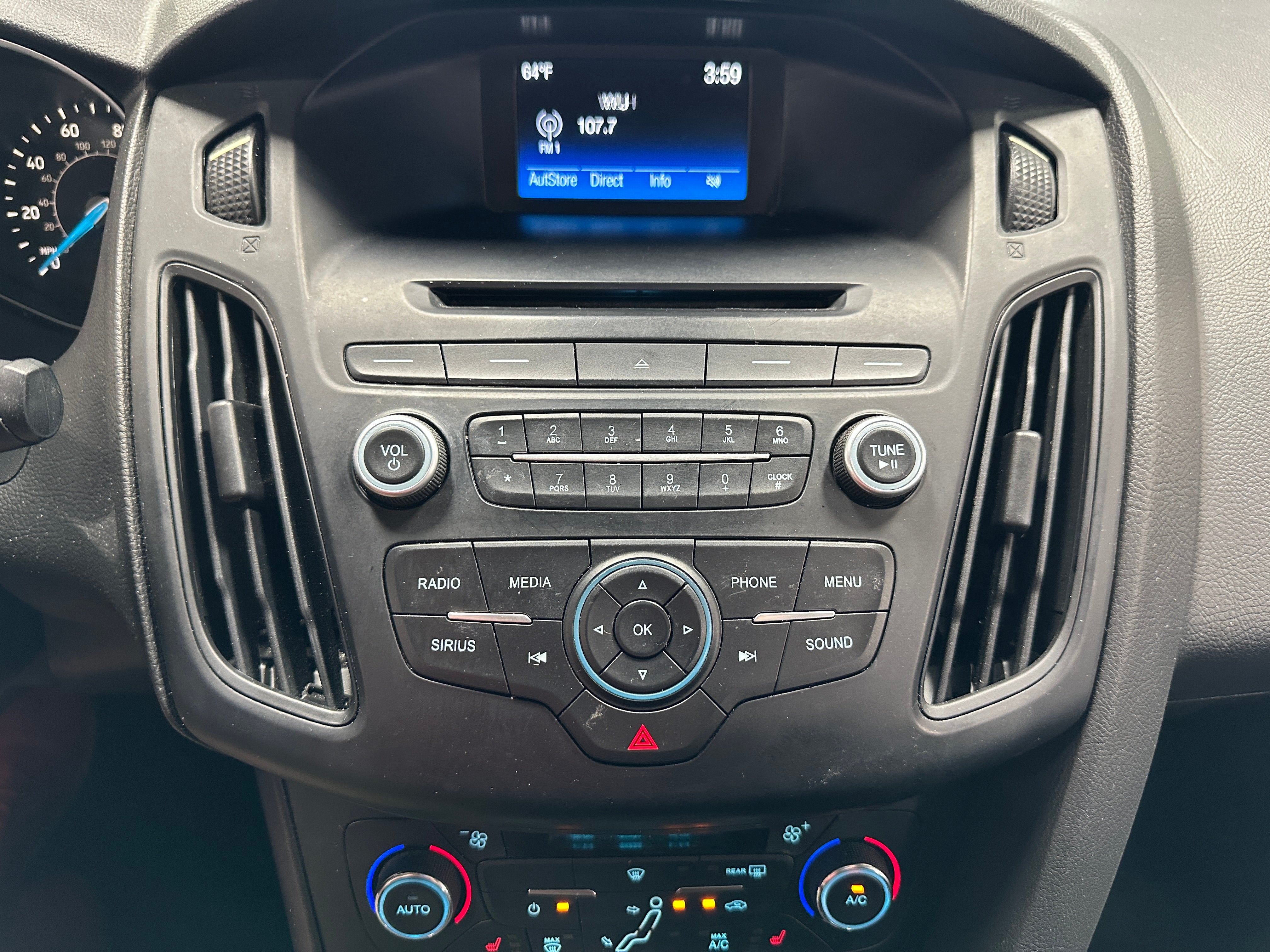 2017 Ford Focus SE 4