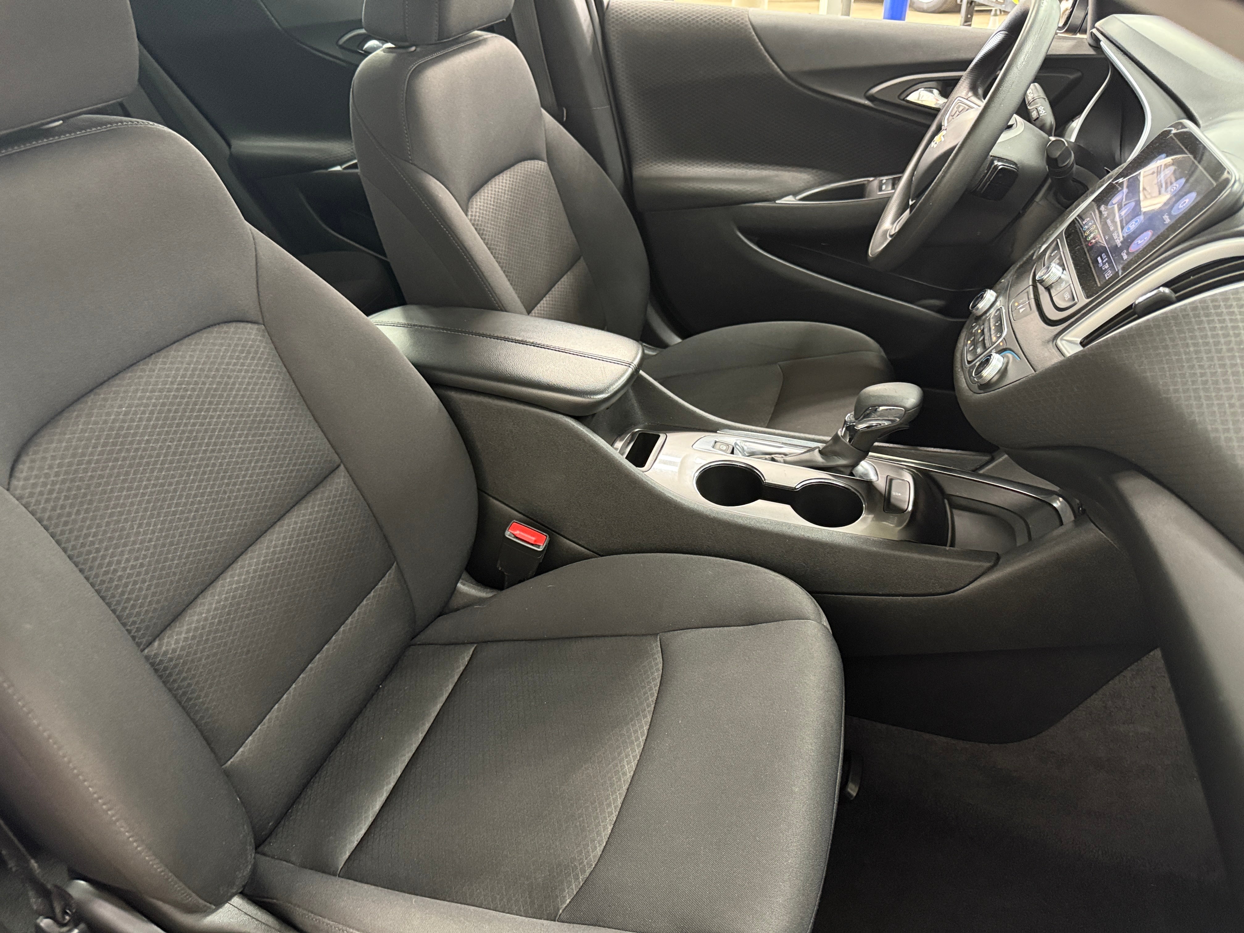 2023 Chevrolet Malibu LT 2